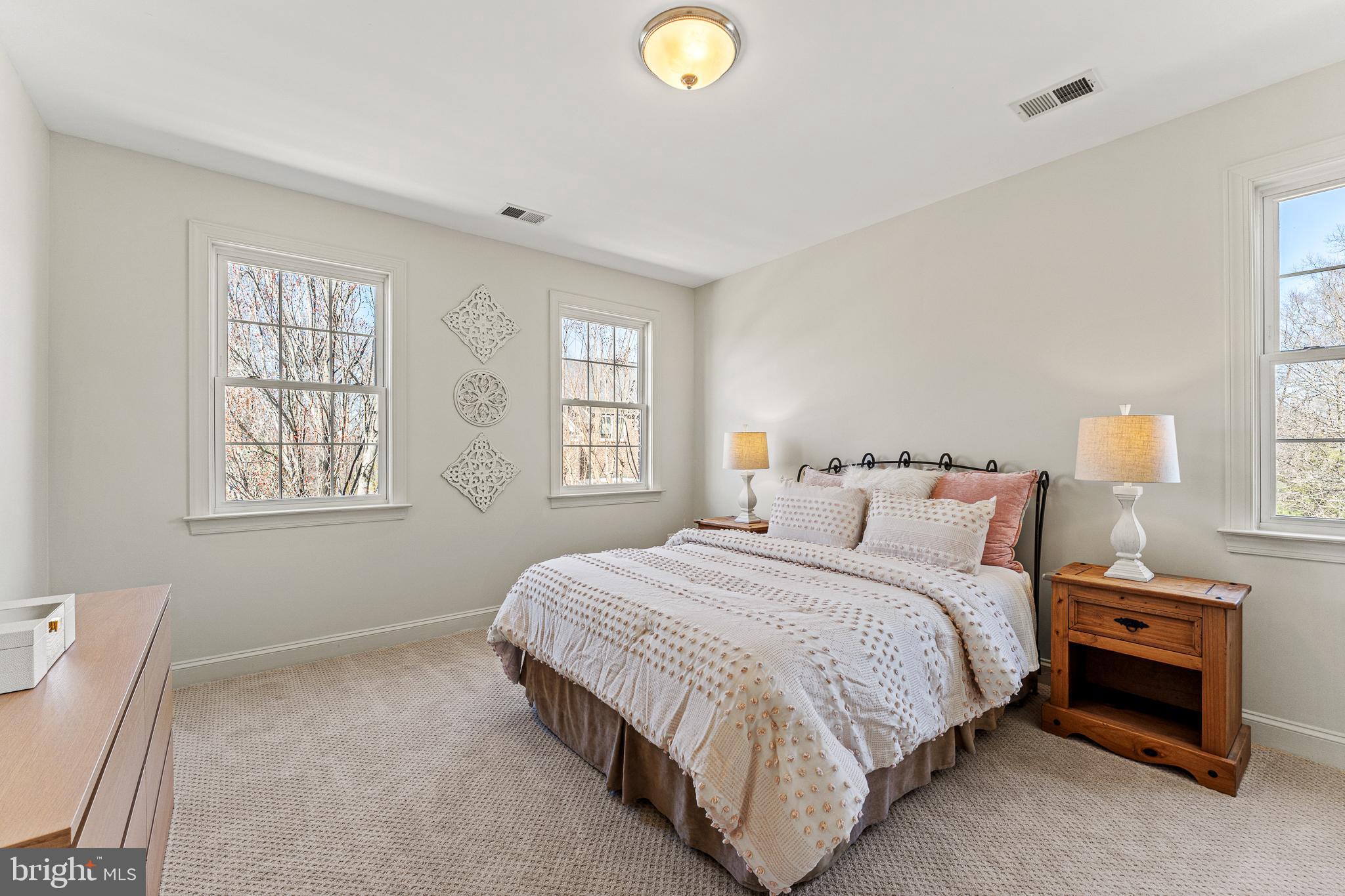 LANSDOWNE ON THE POTOMAC - Residential