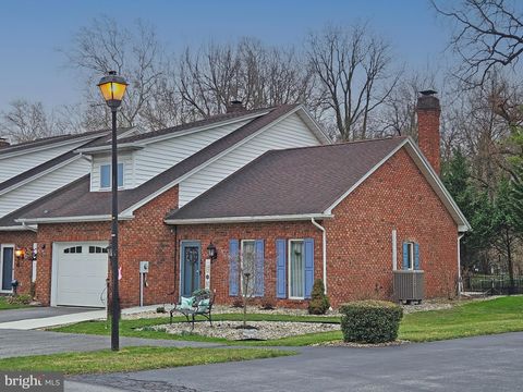 Townhouse For Sale - 267 Stonegate Circle<br/> Franklin County, CHAMBERSBURG, PA 17201