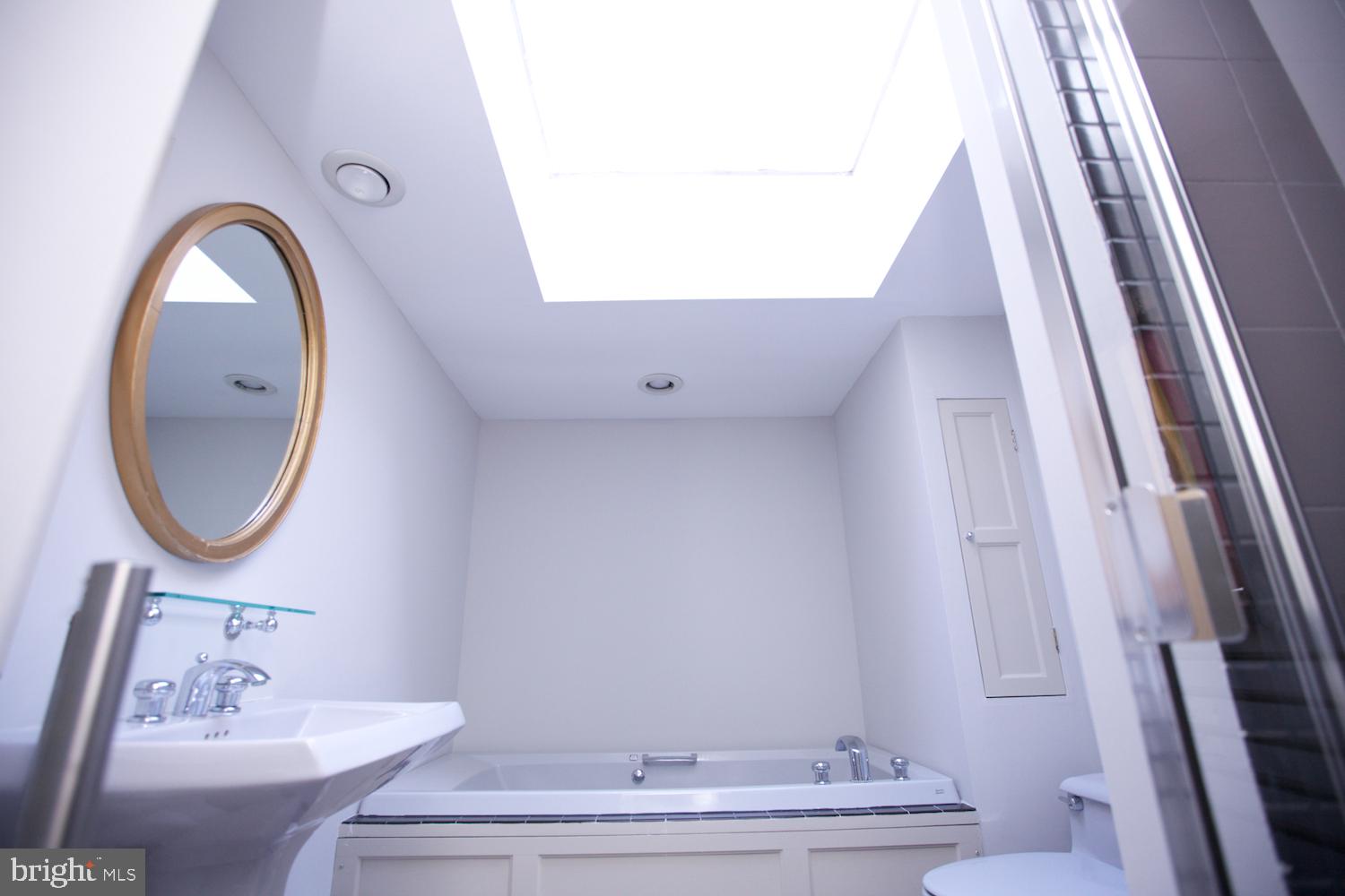 RITTENHOUSE SQUARE - Residential Lease