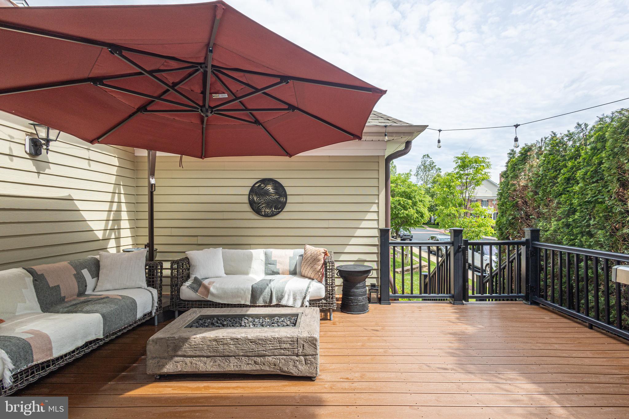 NEWTOWN WALK - Residential