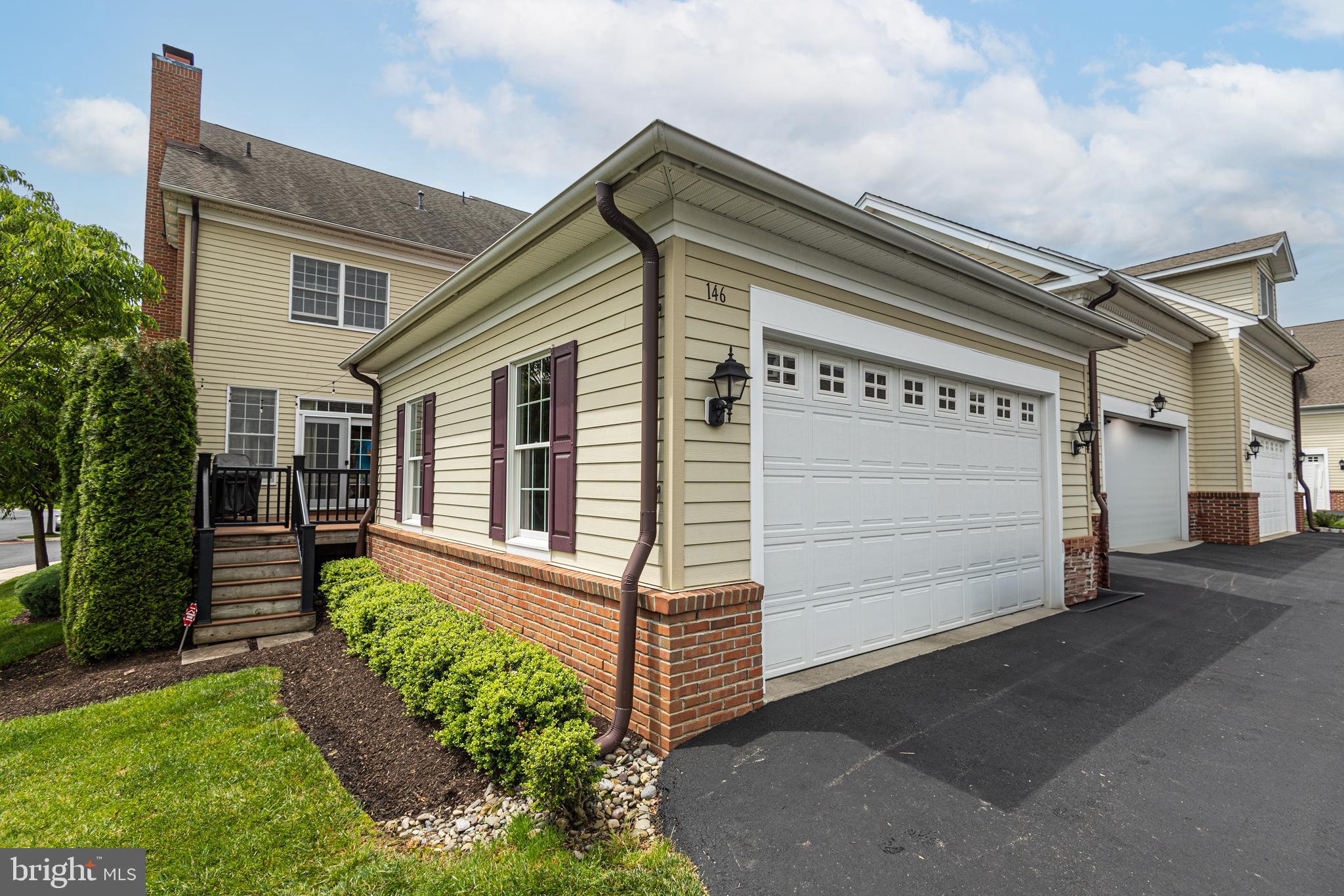 NEWTOWN WALK - Residential