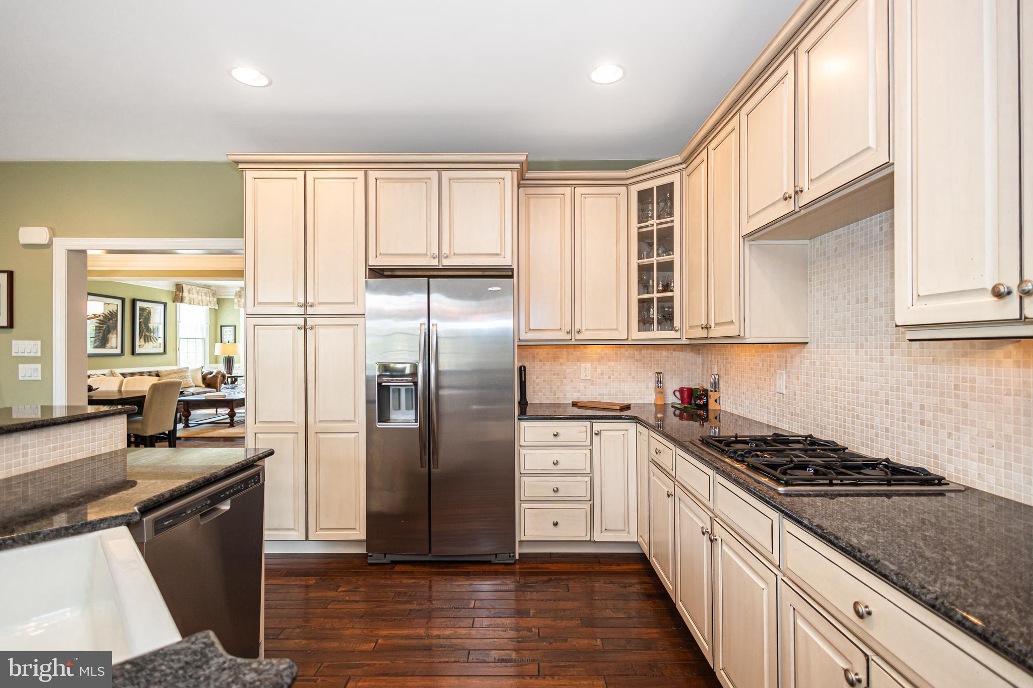 NEWTOWN WALK - Residential