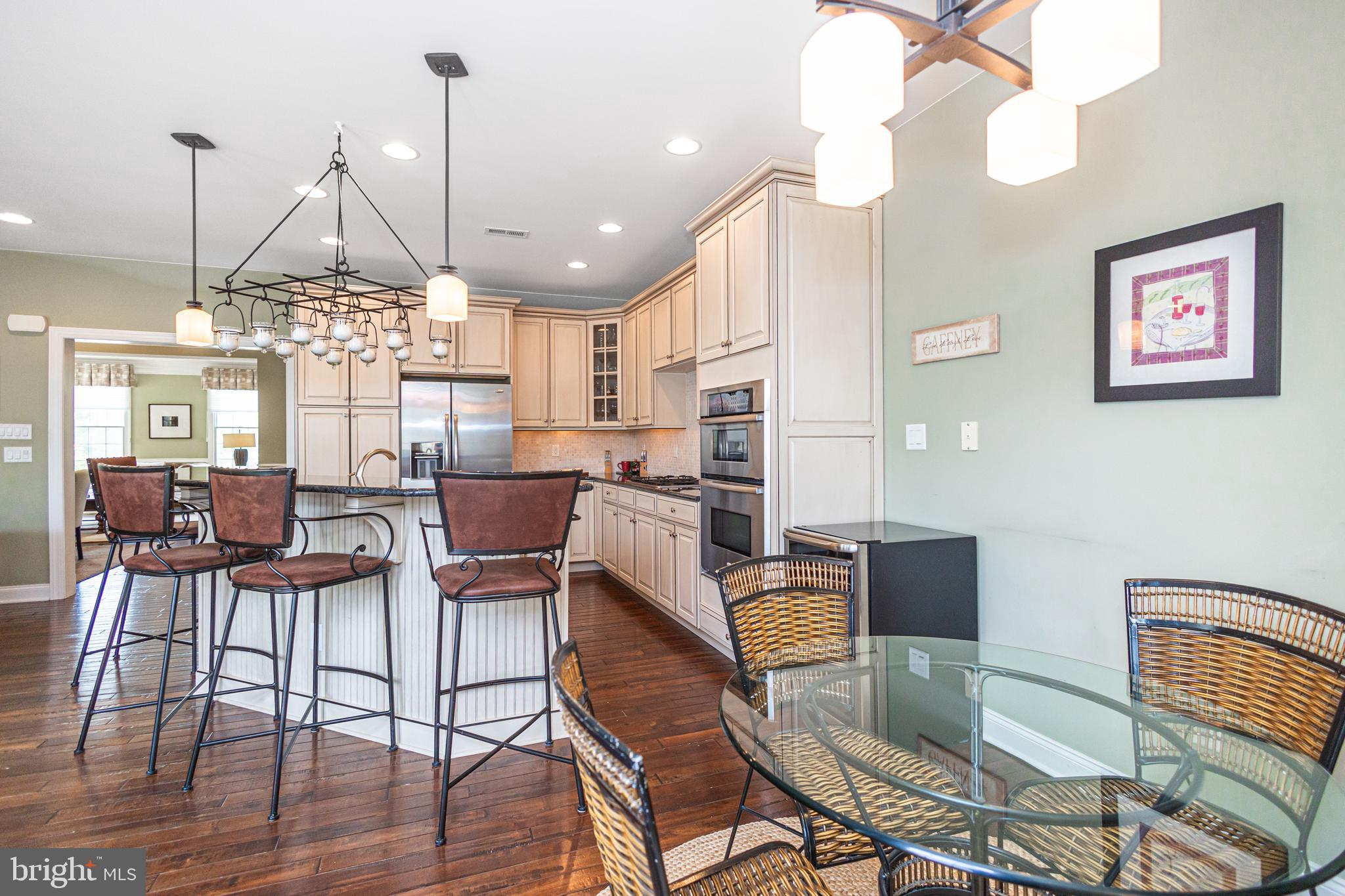 NEWTOWN WALK - Residential