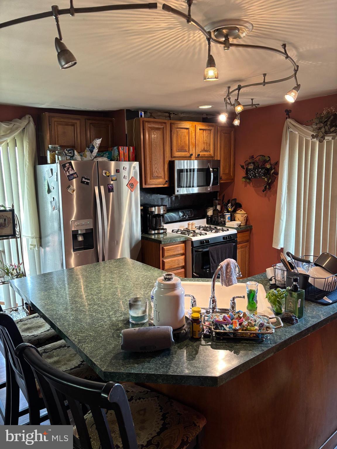 TWIN OAKS - Residential