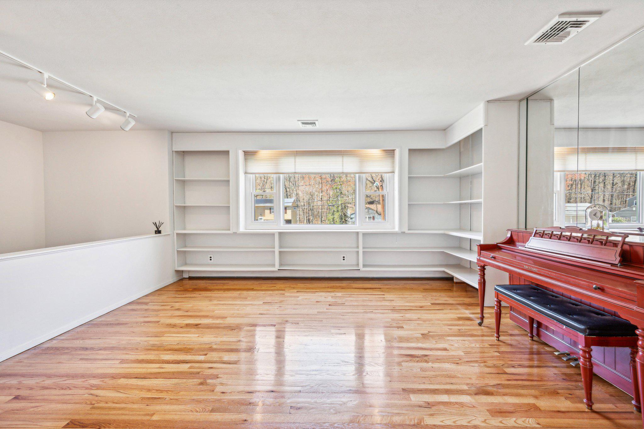 399 GREEN LANE