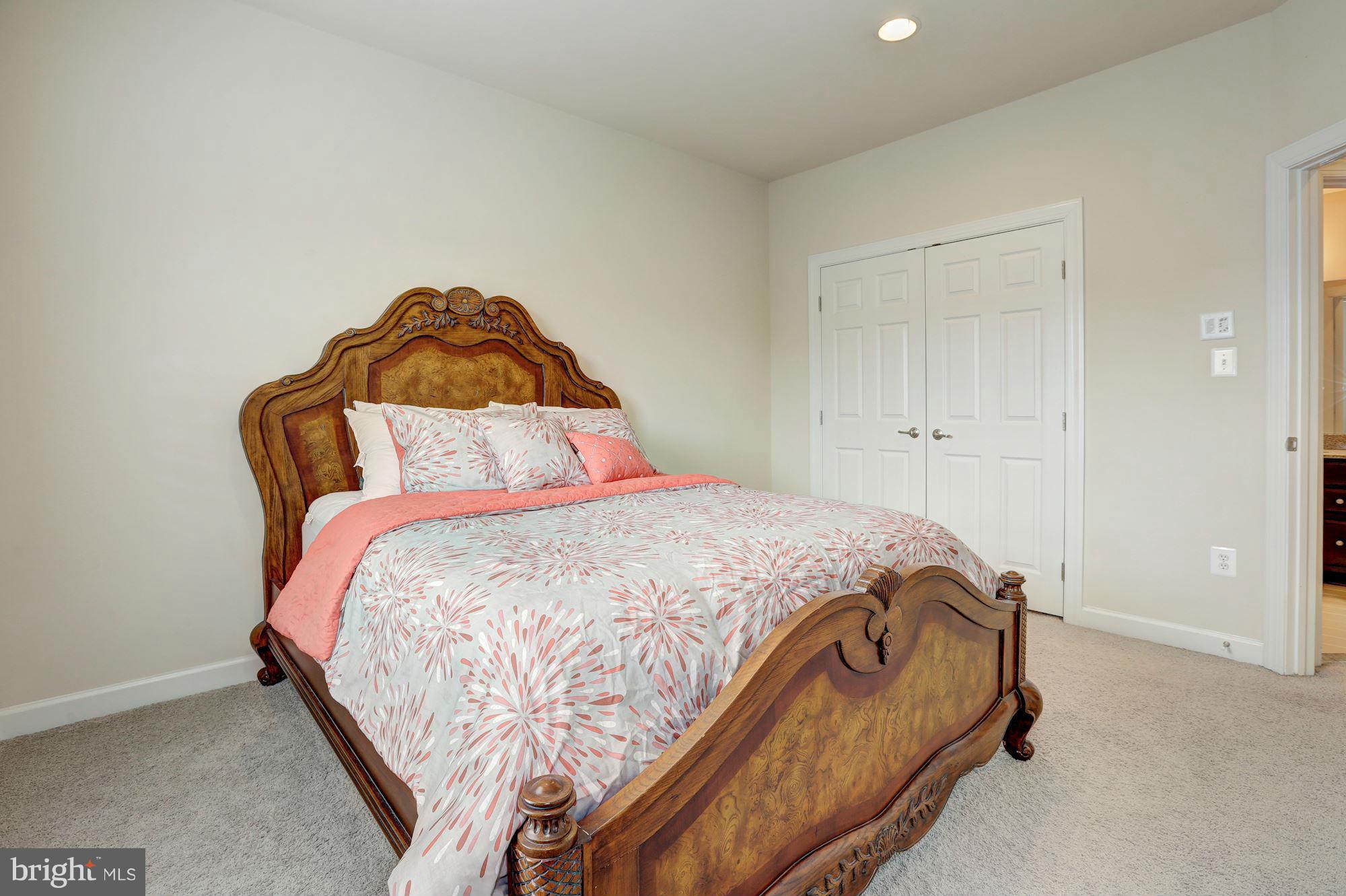 PARKLANDS AT WATKINS MILL - Residential