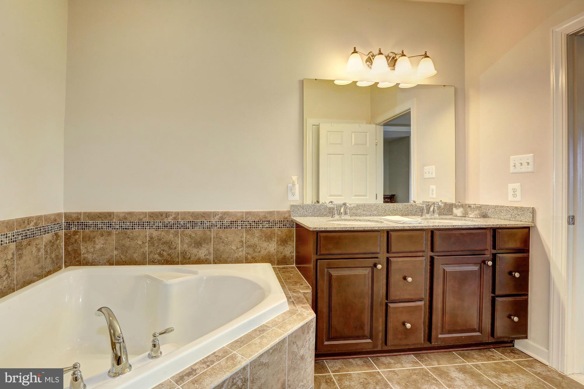 PARKLANDS AT WATKINS MILL - Residential