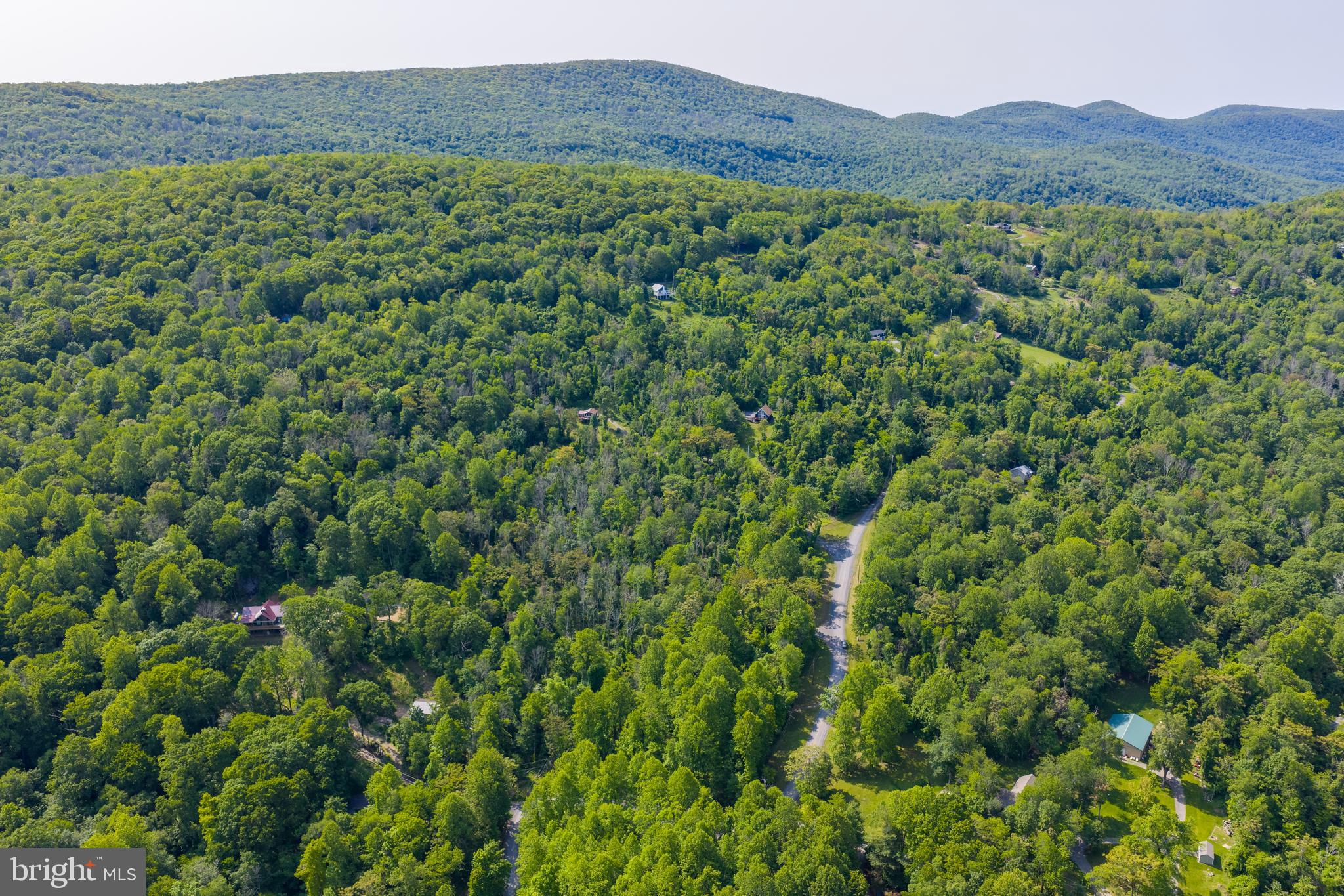 SKYLINE LAKES - Land