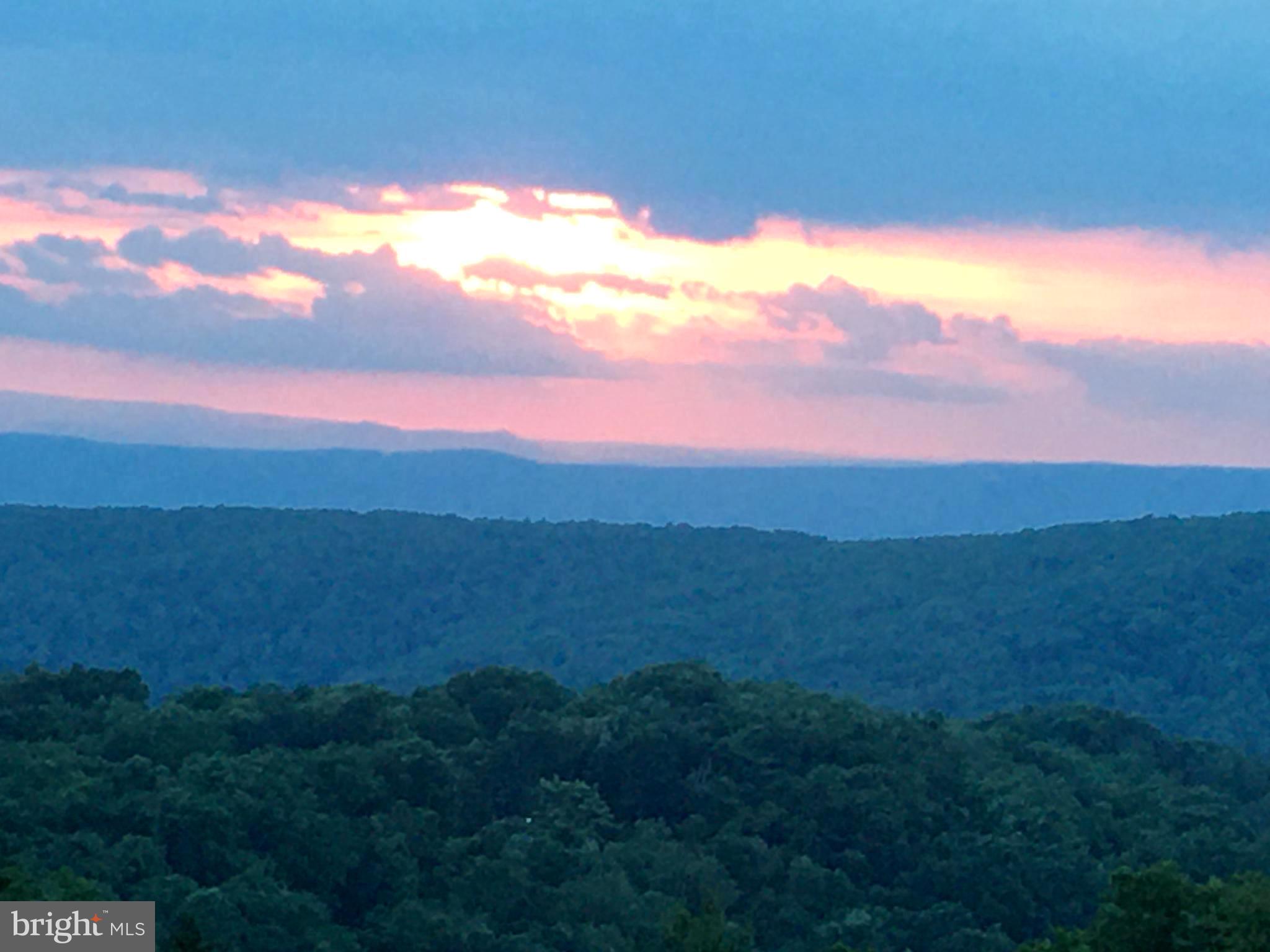 SKYLINE LAKES - Land