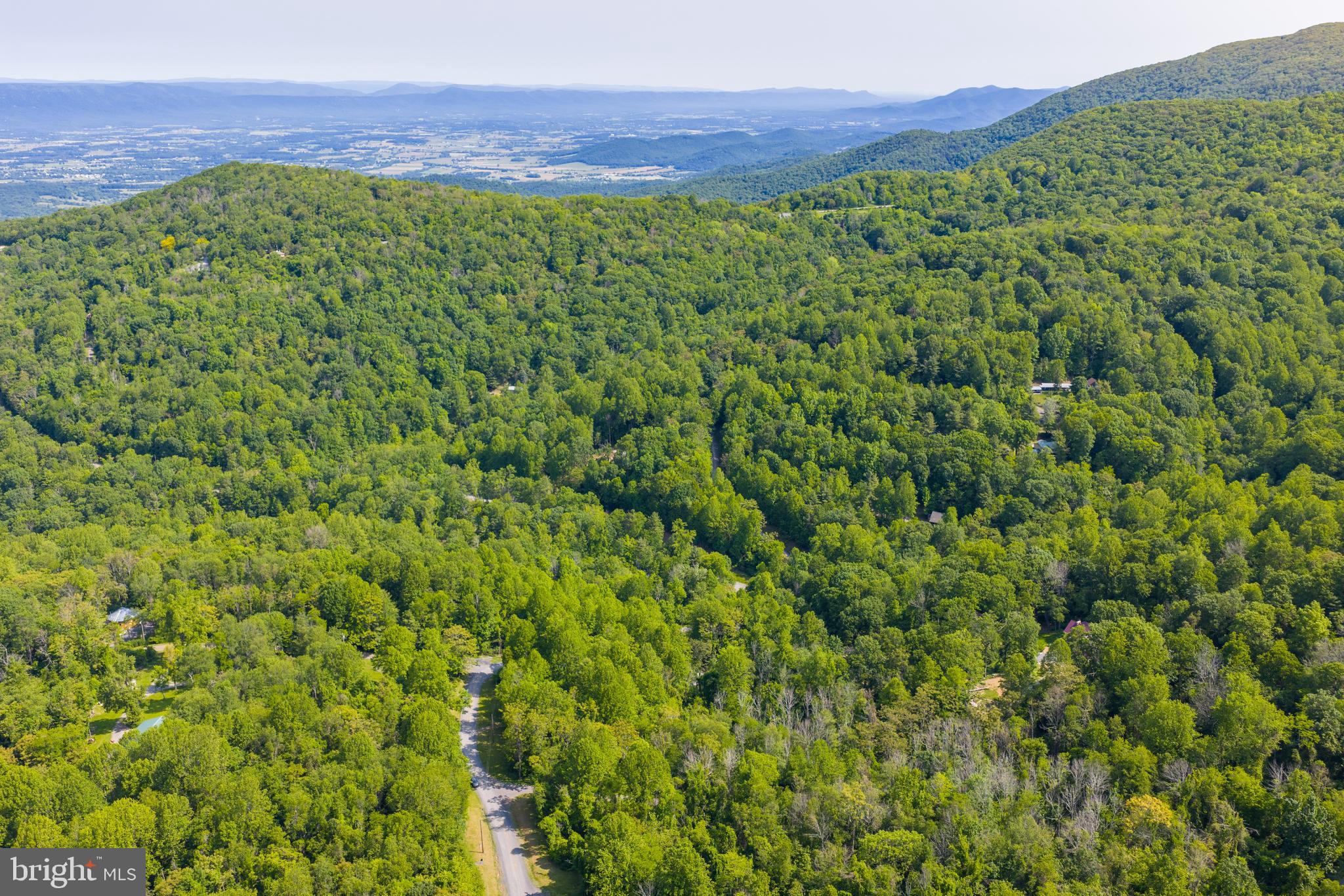 SKYLINE LAKES - Land