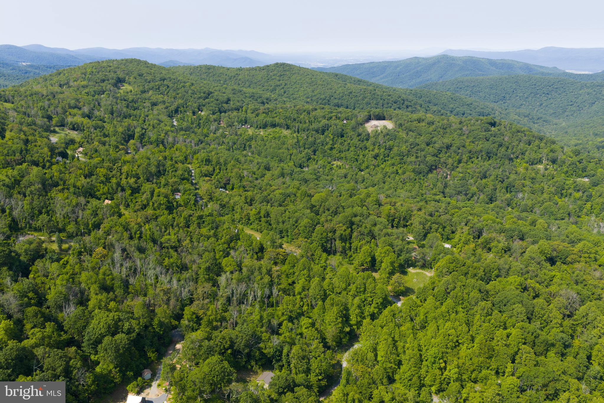 SKYLINE LAKES - Land