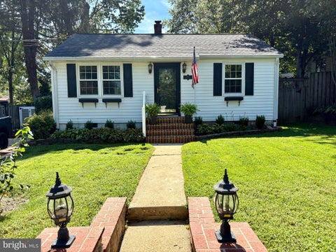 Photo of 10927 Milburn Street, FAIRFAX, VA 22030 (MLS # VAFC2009362)