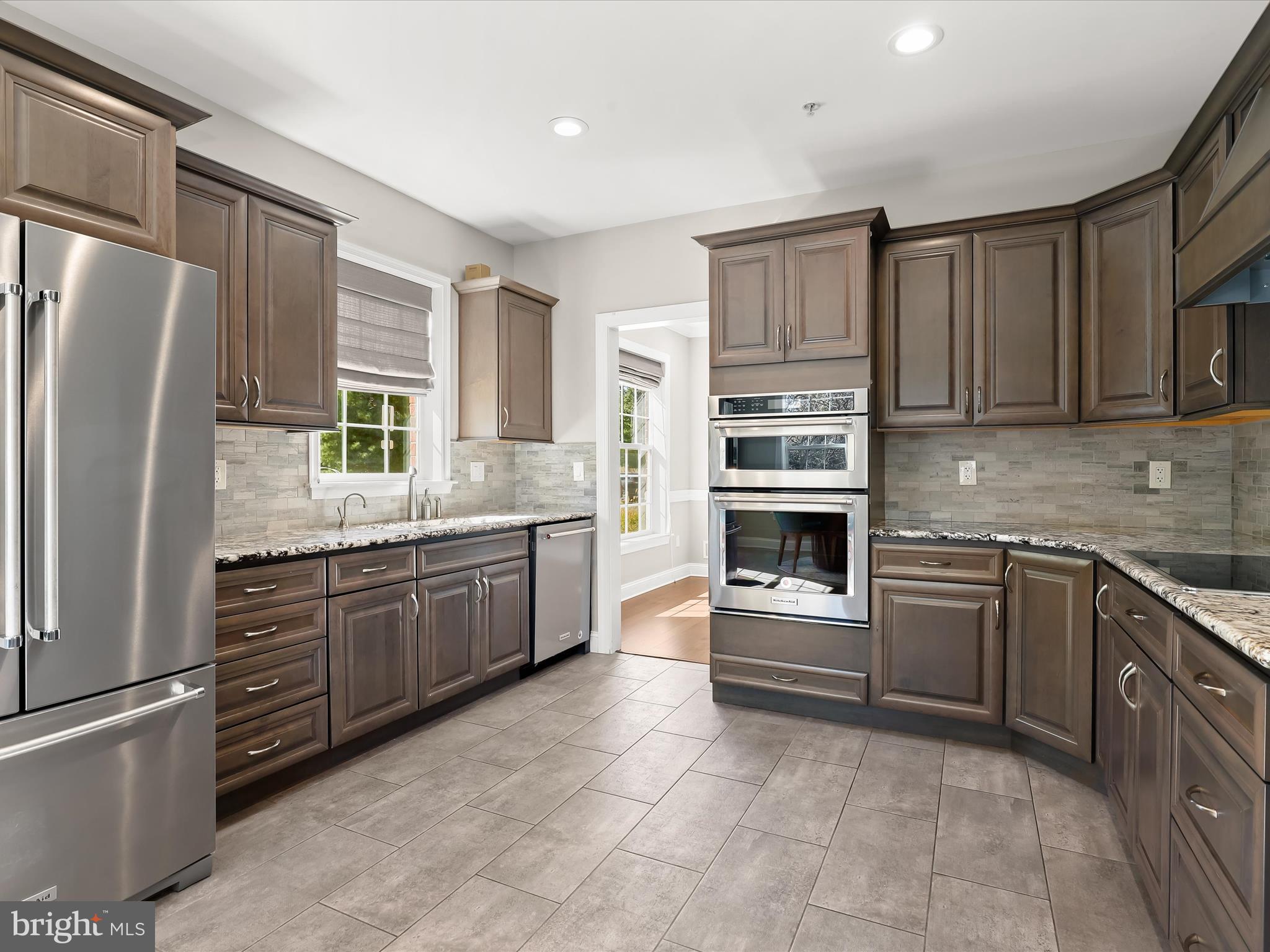 RIVERHILL - Residential