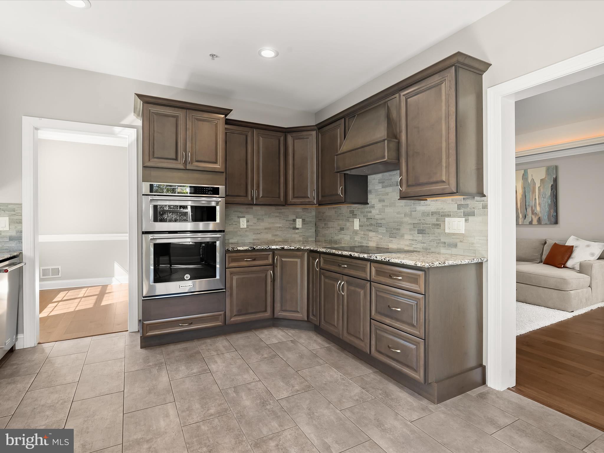 RIVERHILL - Residential