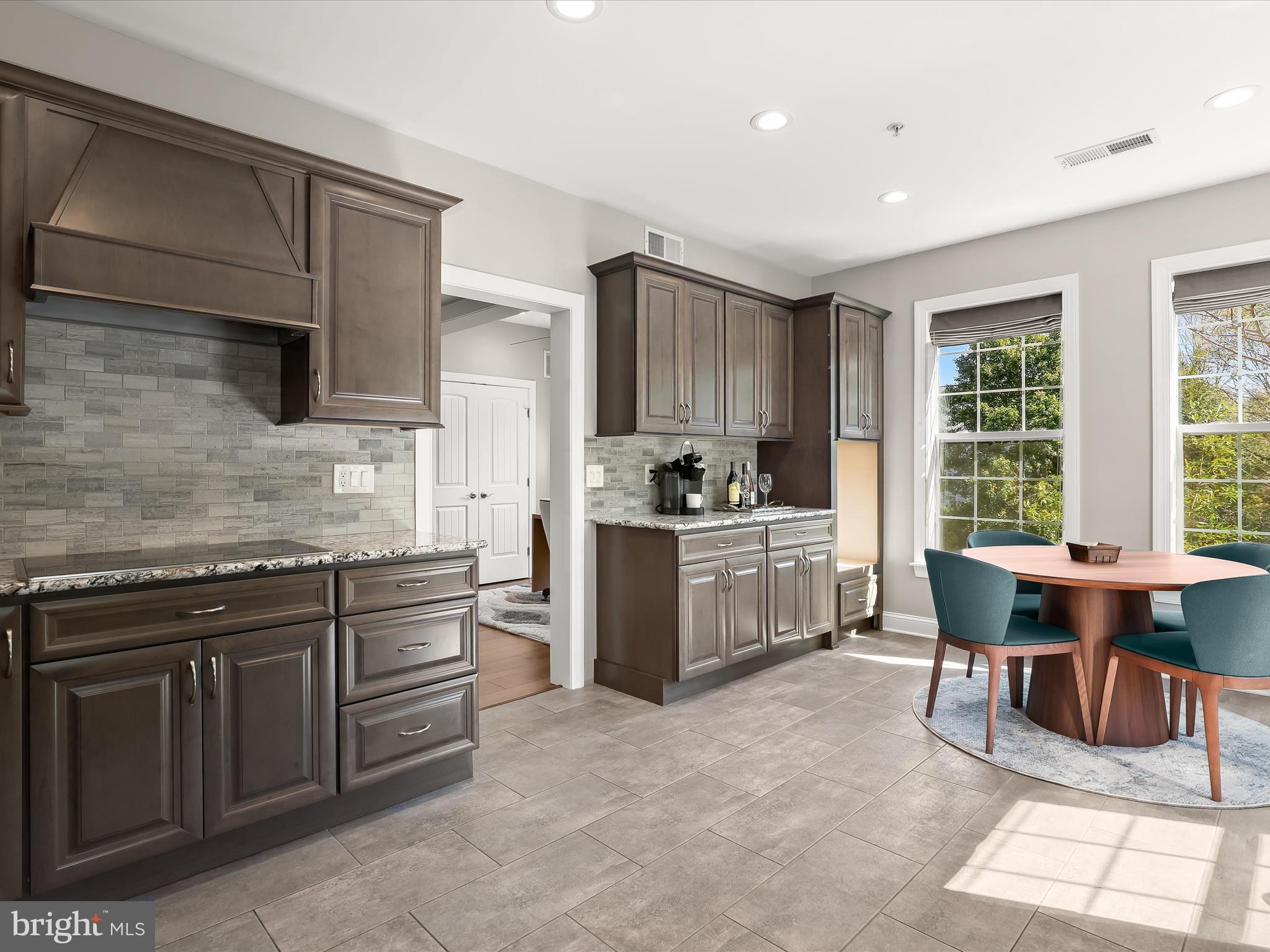 RIVERHILL - Residential