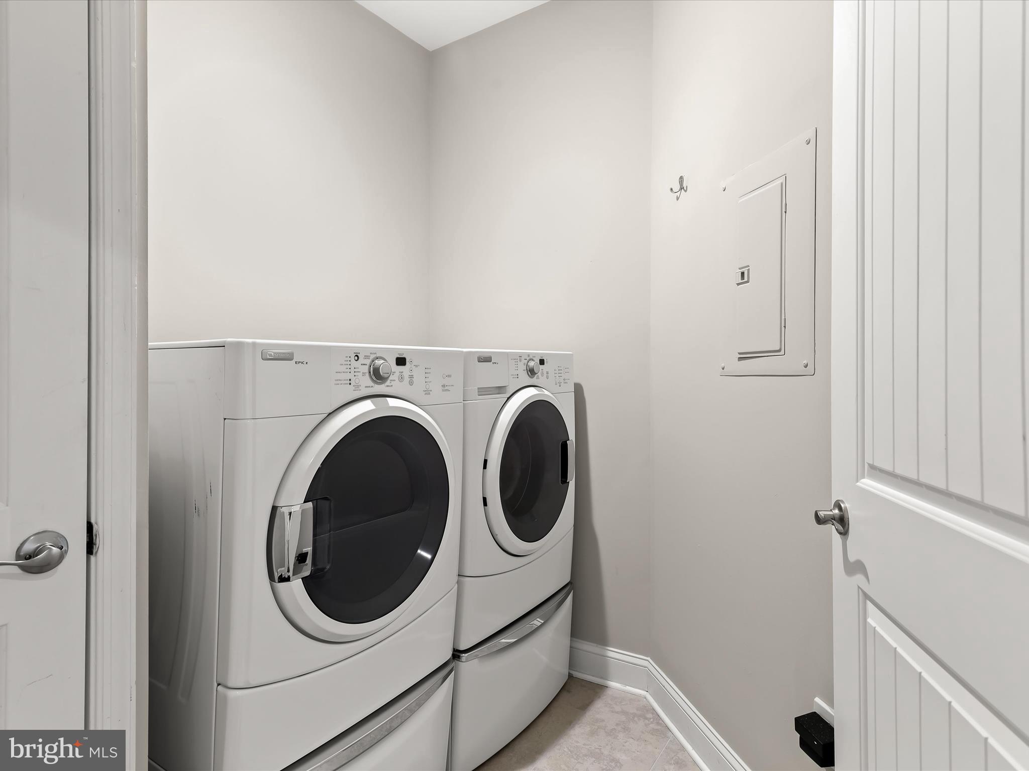 RIVERHILL - Residential