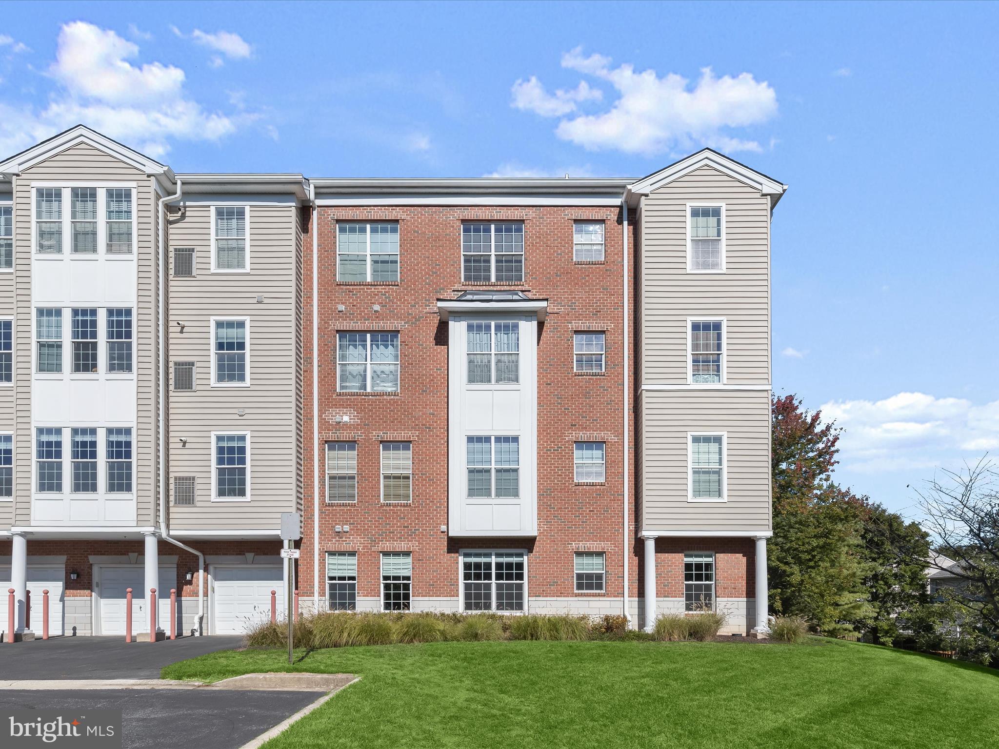 RIVERHILL - Residential