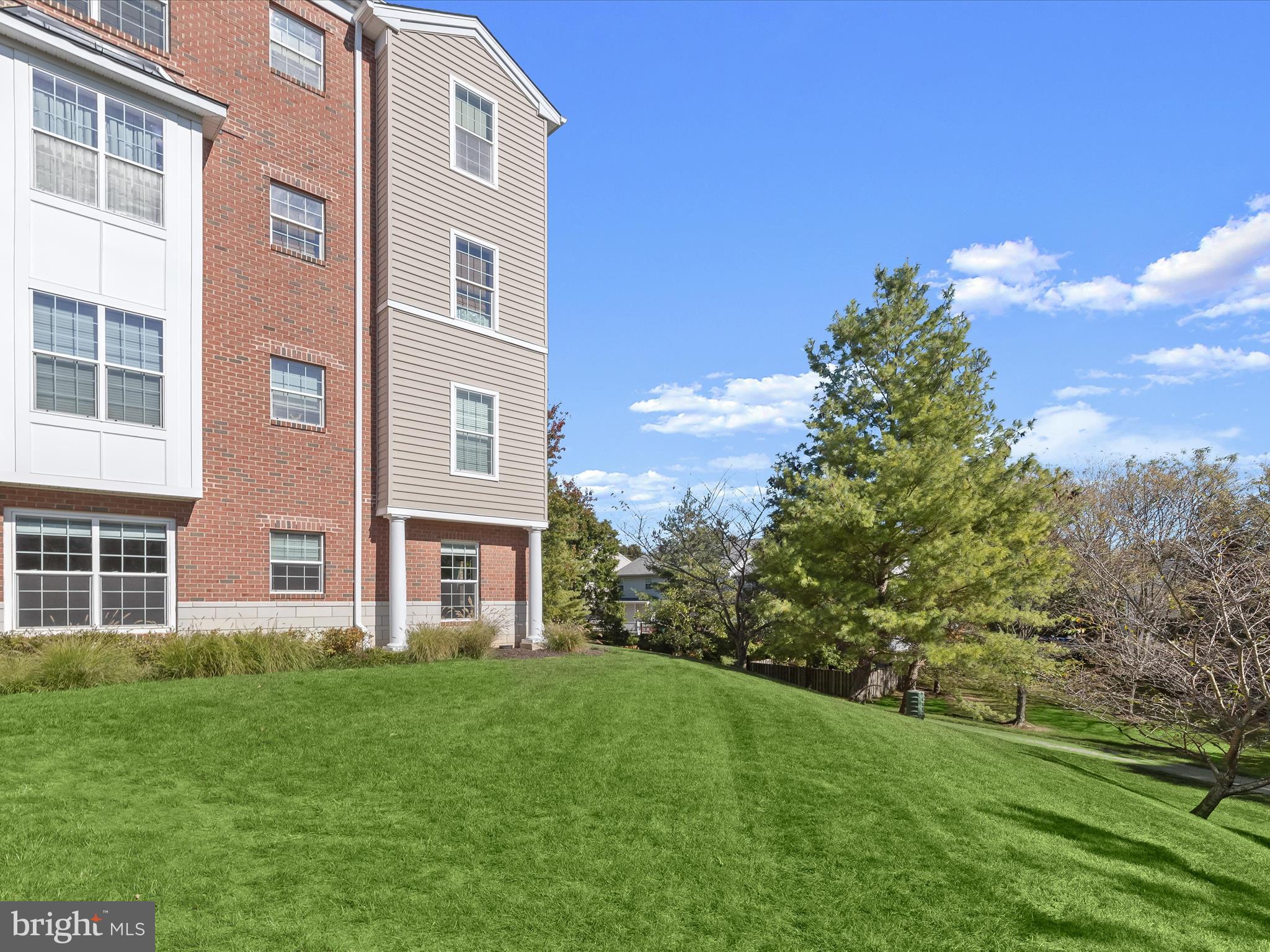 RIVERHILL - Residential