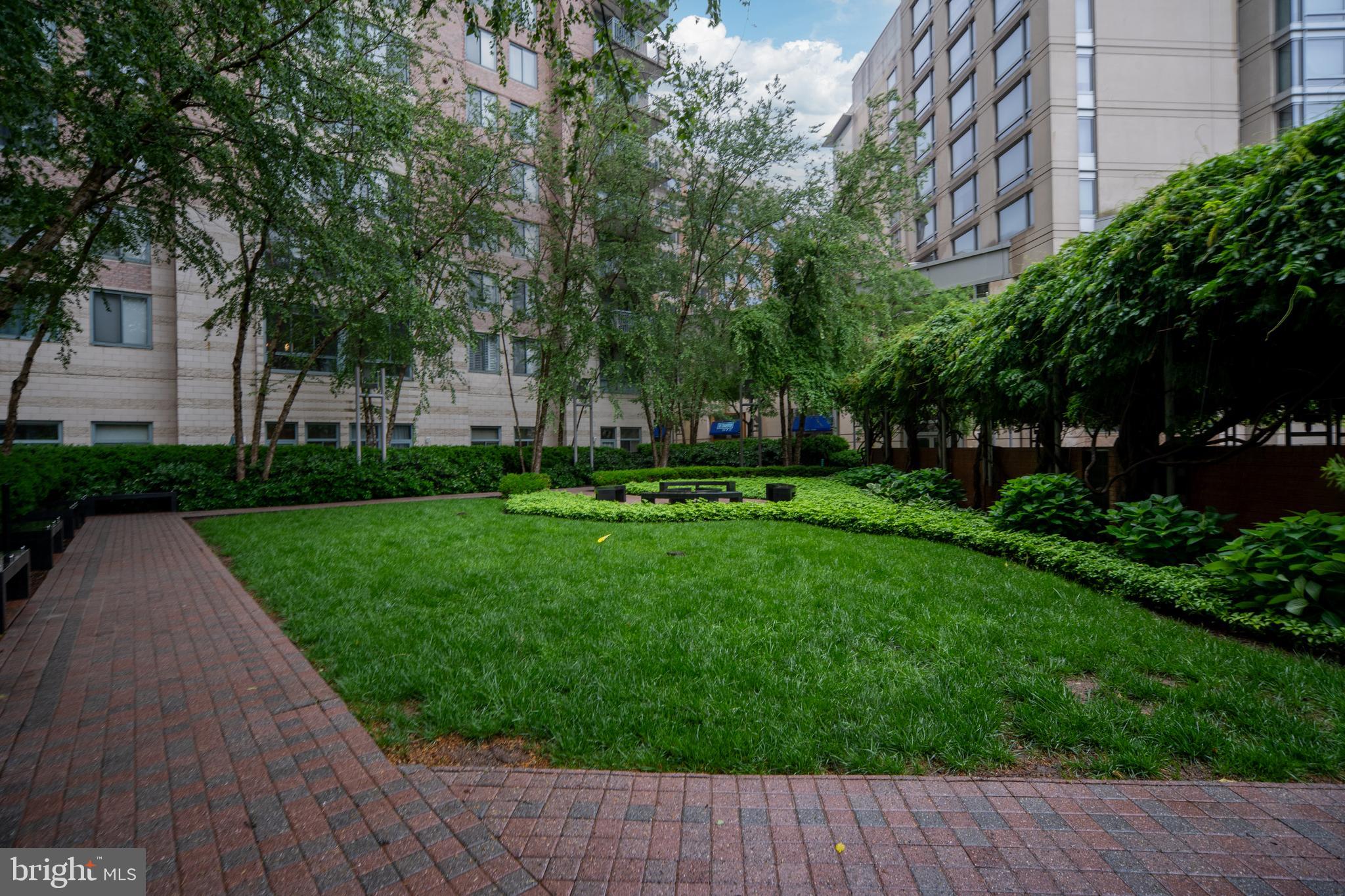 851 N GLEBE ROAD 1407