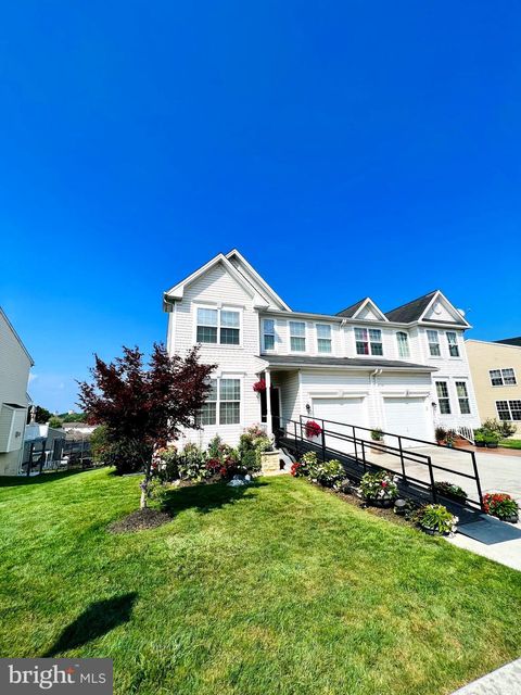 Photo of 225 KENTSHIRE DR, LANCASTER, PA 17603 (MLS # PALA2039066)