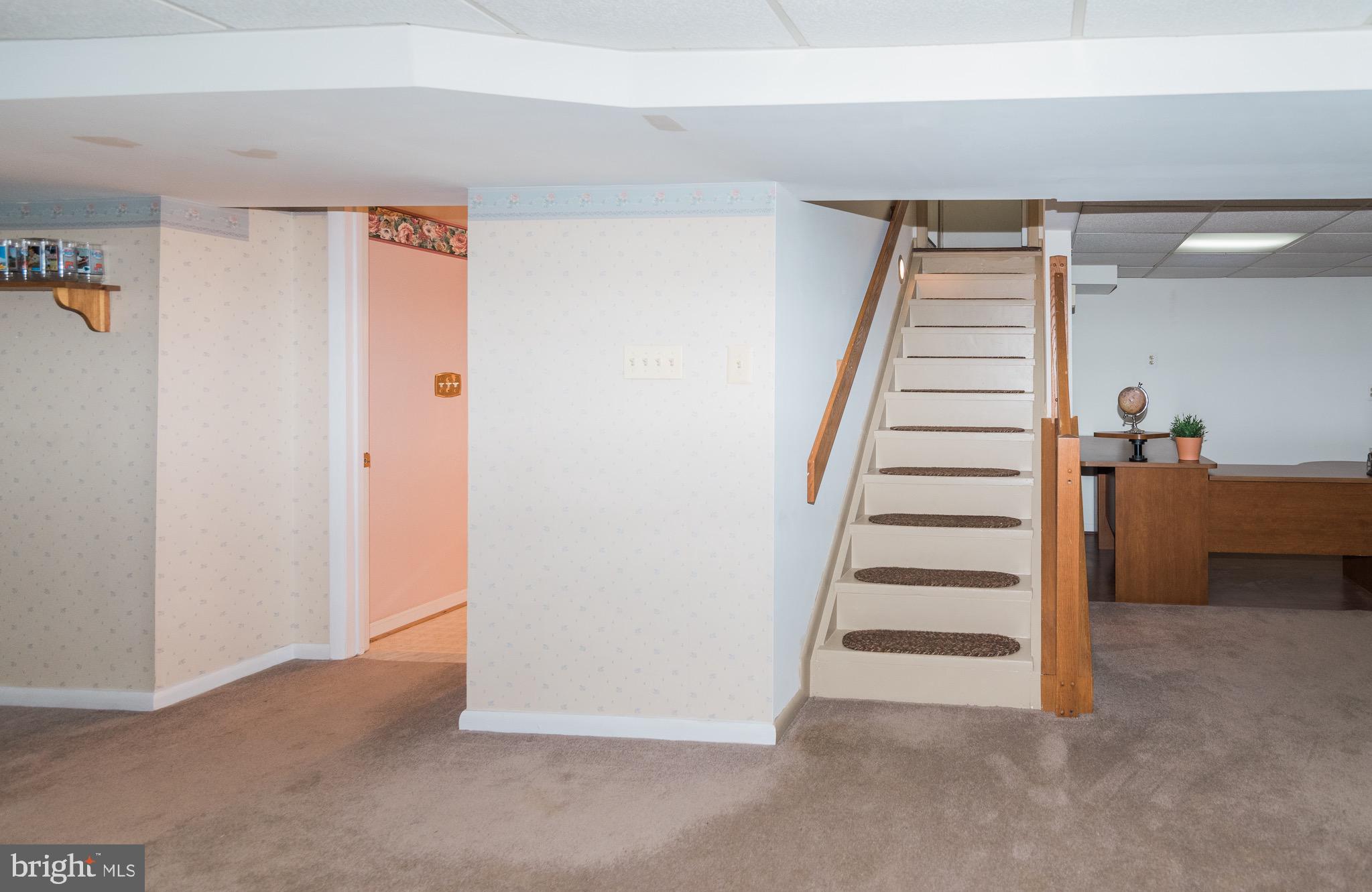 COLONIAL ACRES - Residential