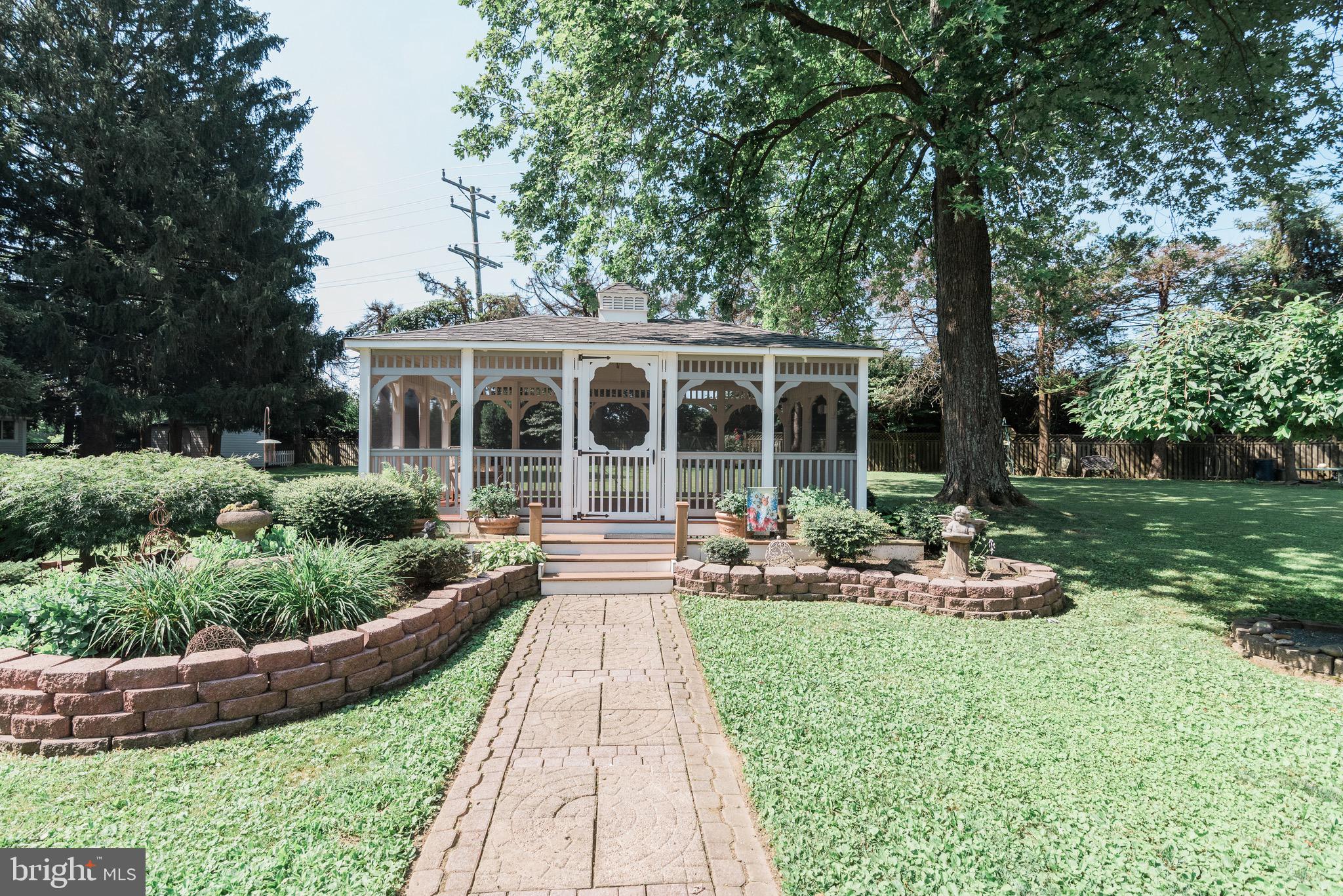 COLONIAL ACRES - Residential