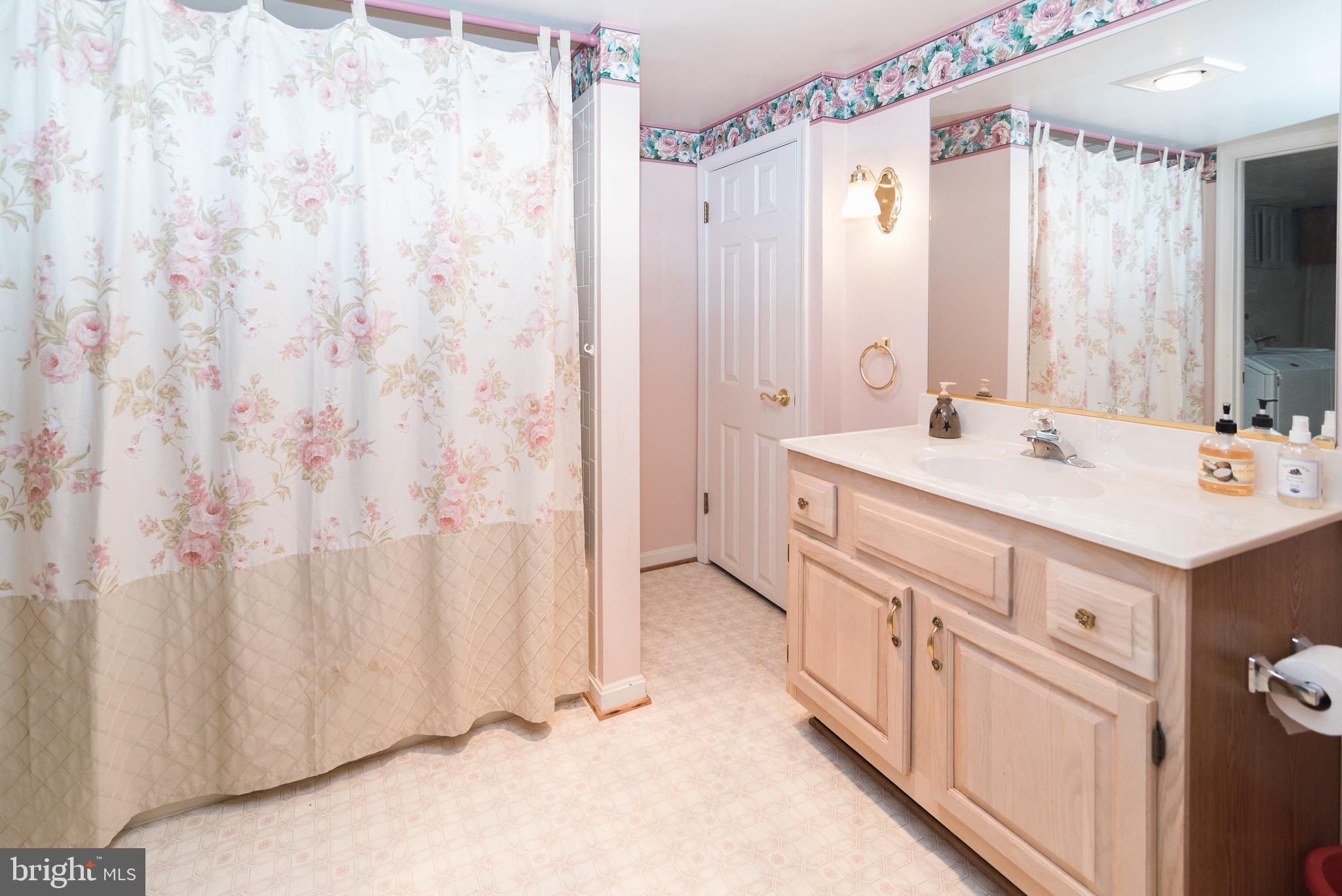 COLONIAL ACRES - Residential