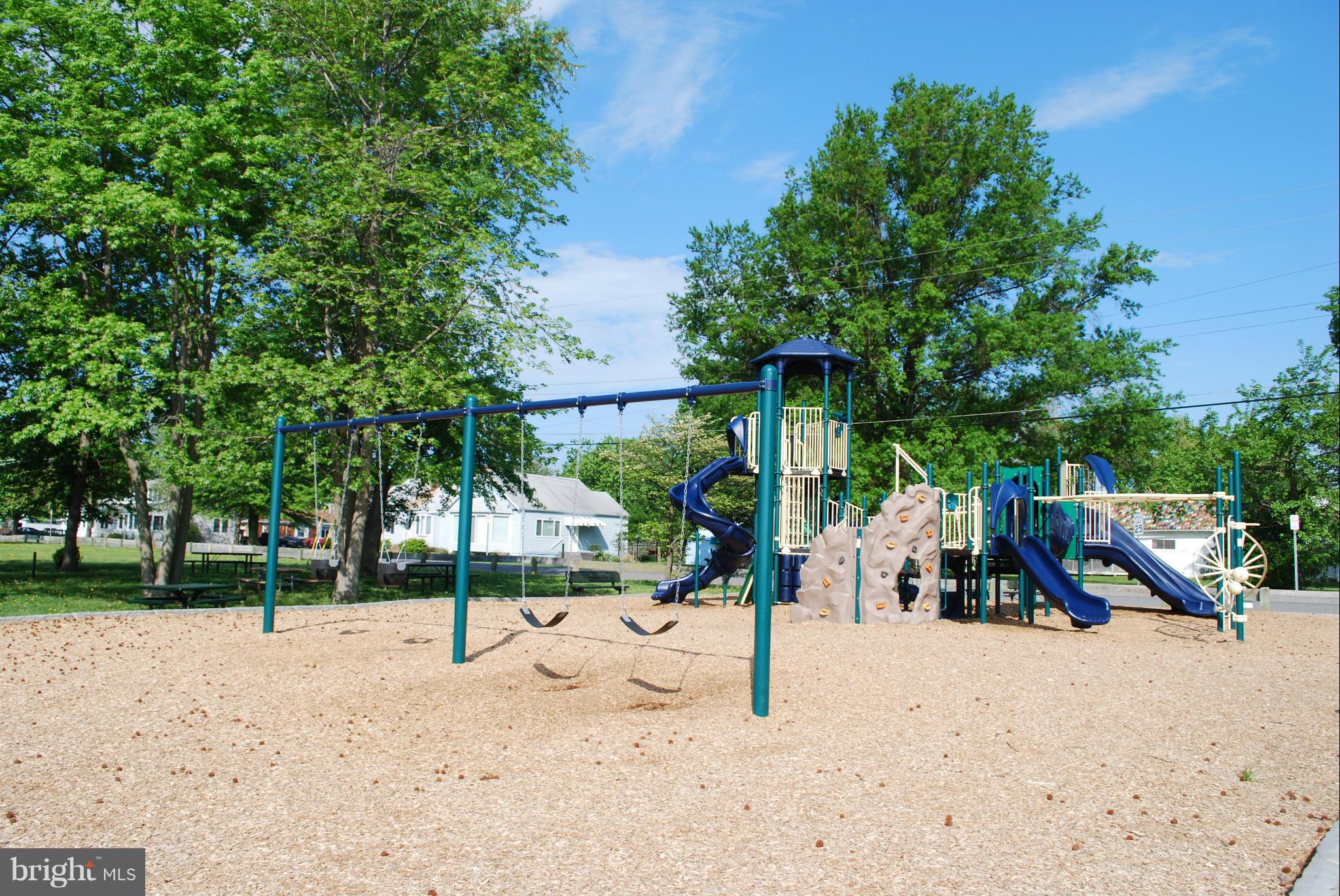 BEVERLEY BEACH - Residential Lease