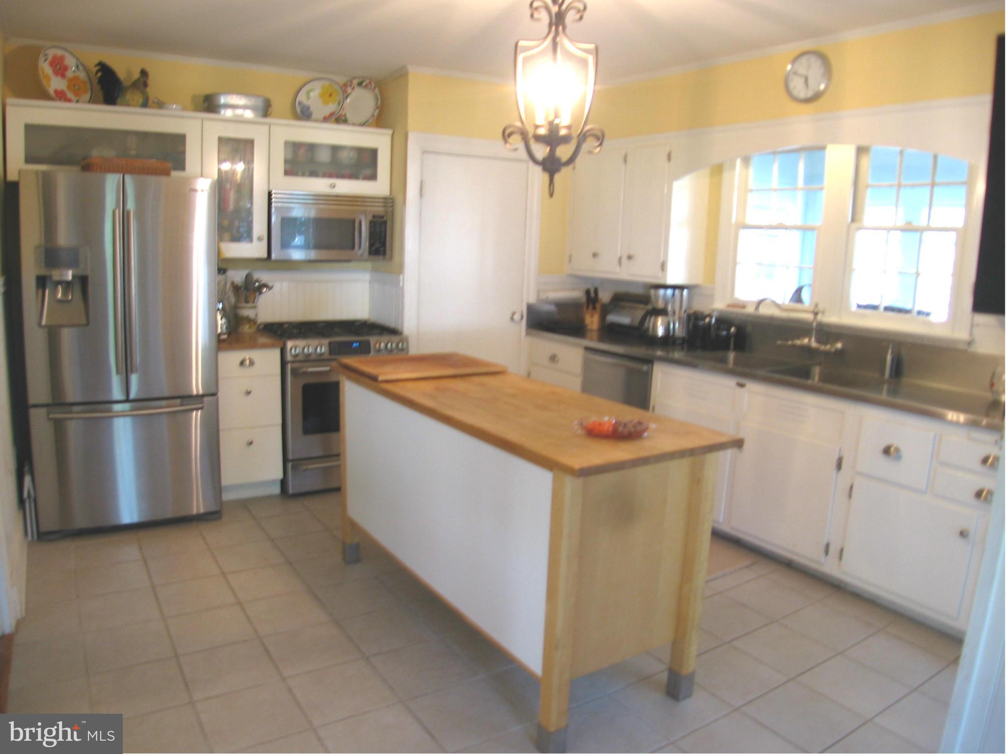 BEVERLEY BEACH - Residential Lease