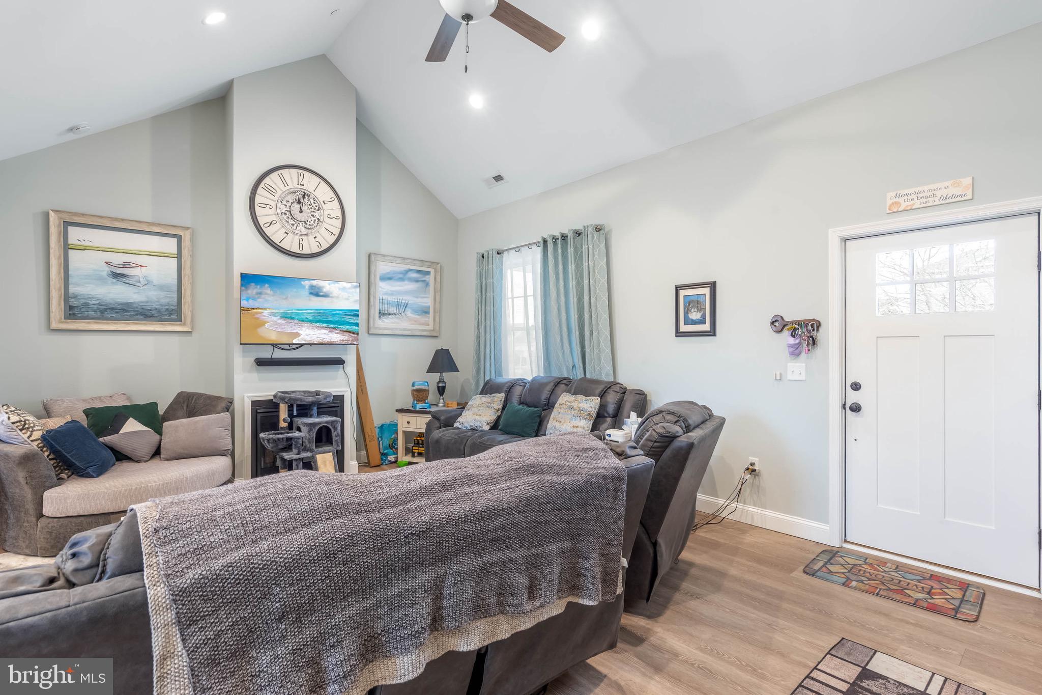 HOLIDAY HARBOR - Residential