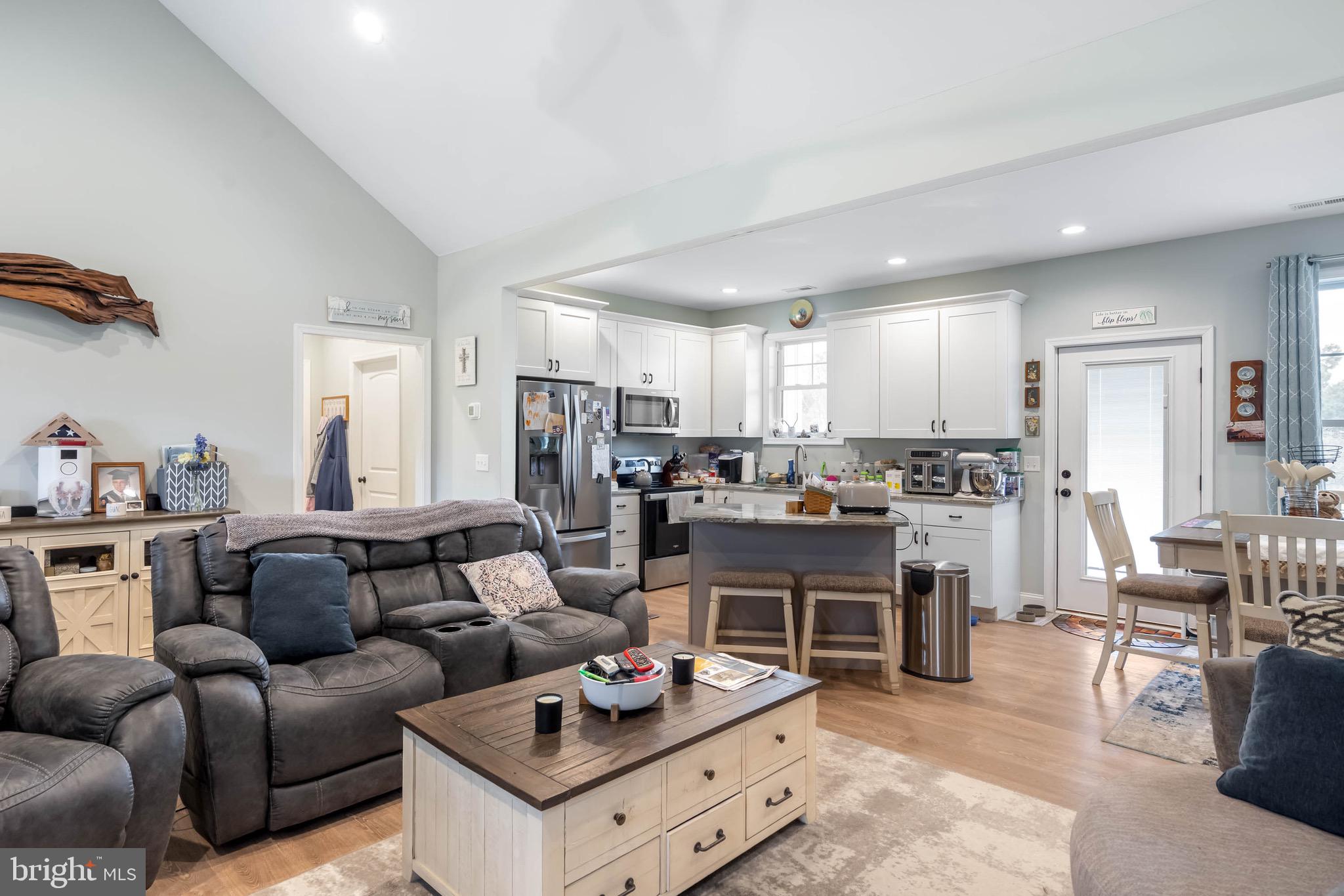 HOLIDAY HARBOR - Residential