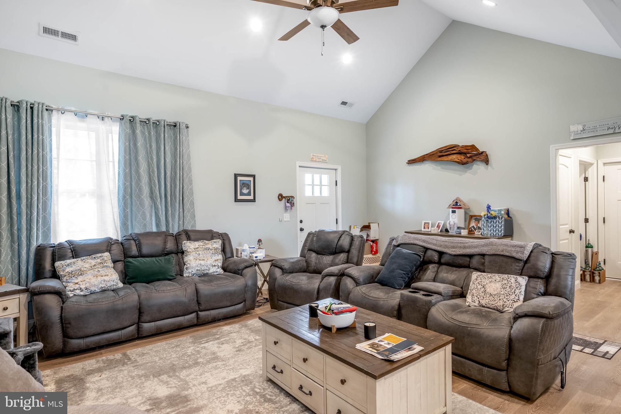 HOLIDAY HARBOR - Residential