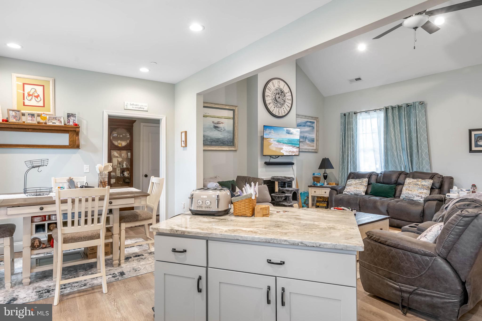 HOLIDAY HARBOR - Residential