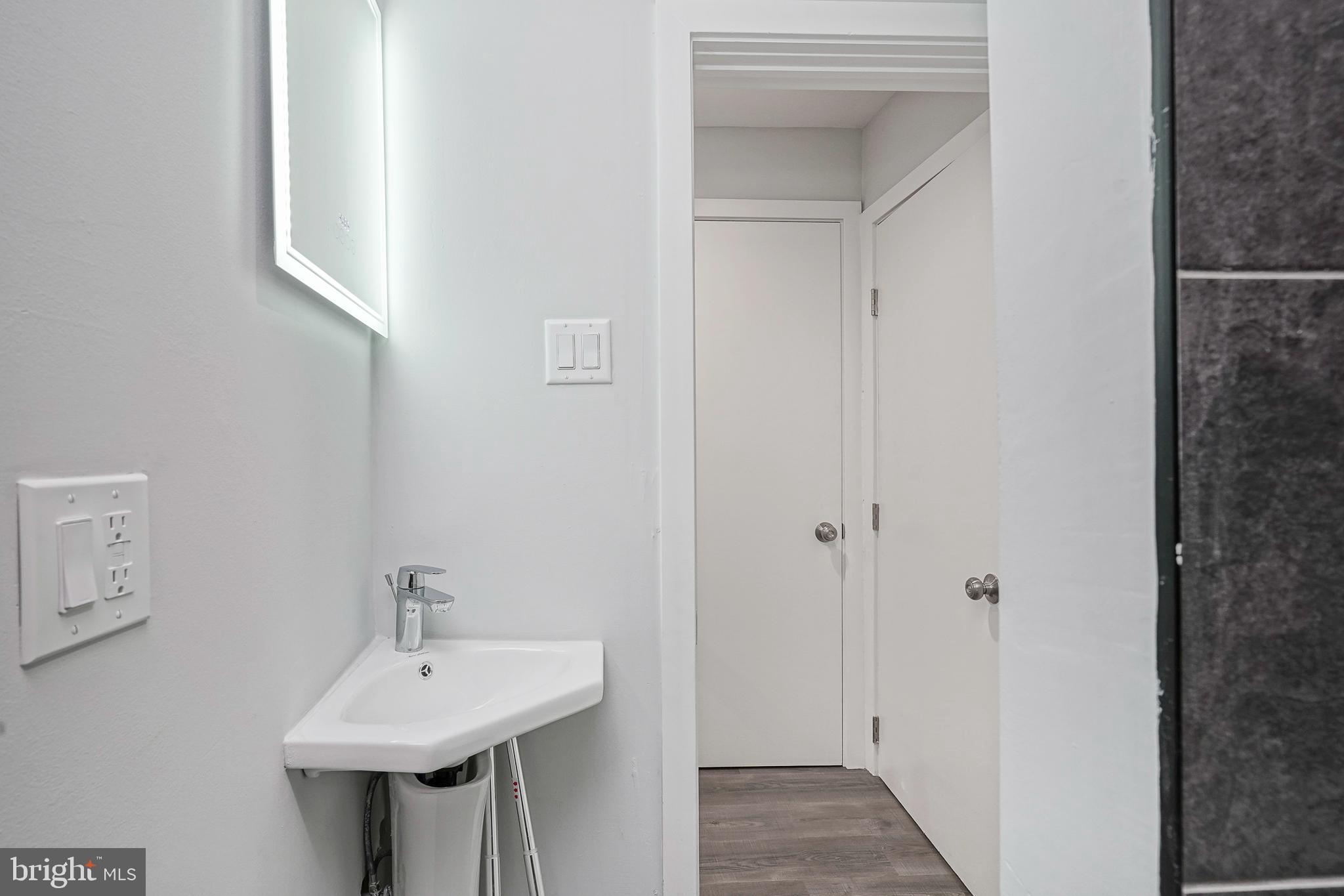 WEST PASSYUNK - Residential Lease