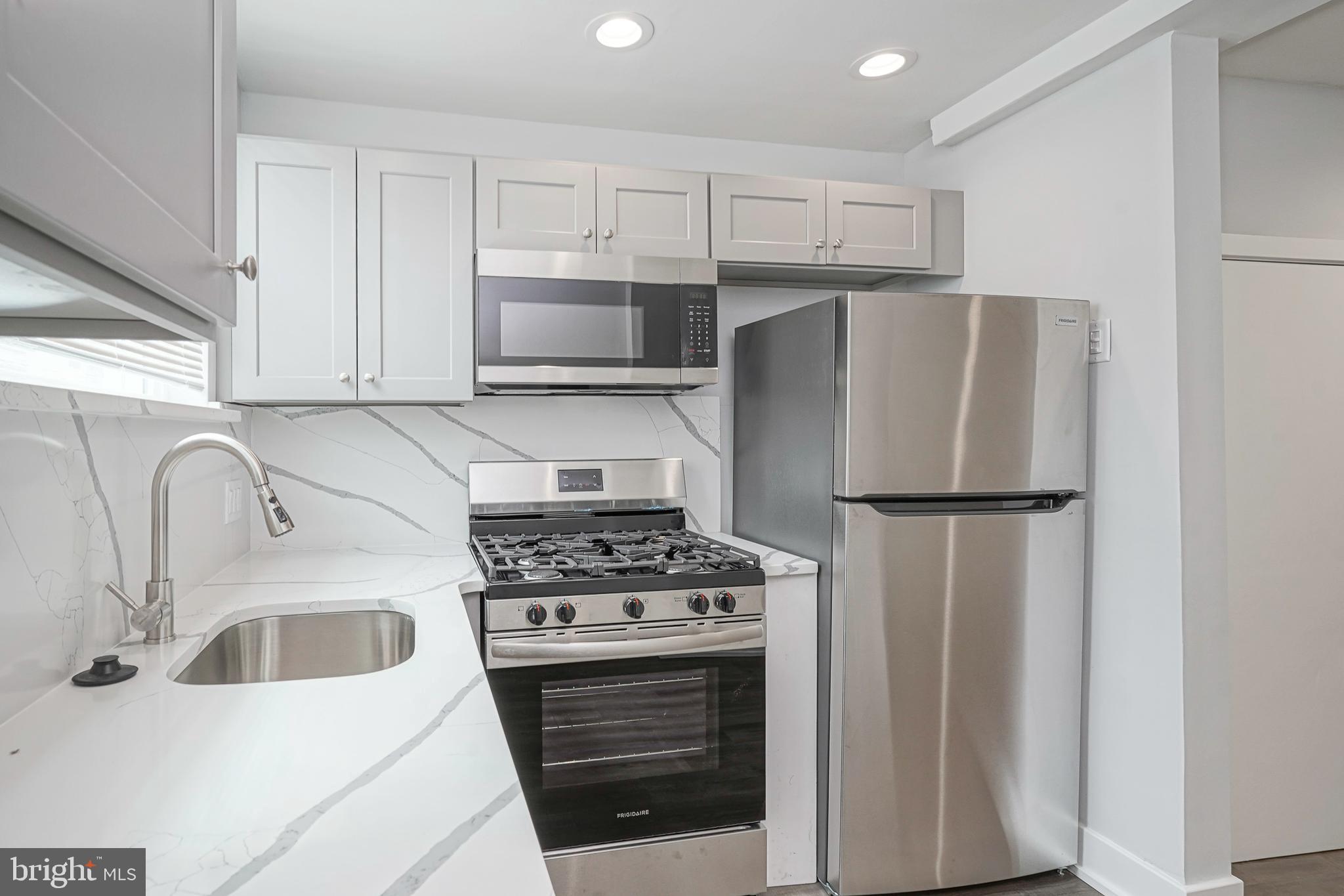 WEST PASSYUNK - Residential Lease