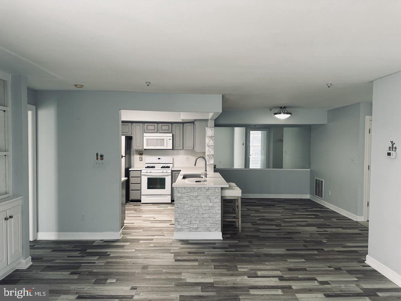 FAIRFIELD HOUSE - Residential Lease