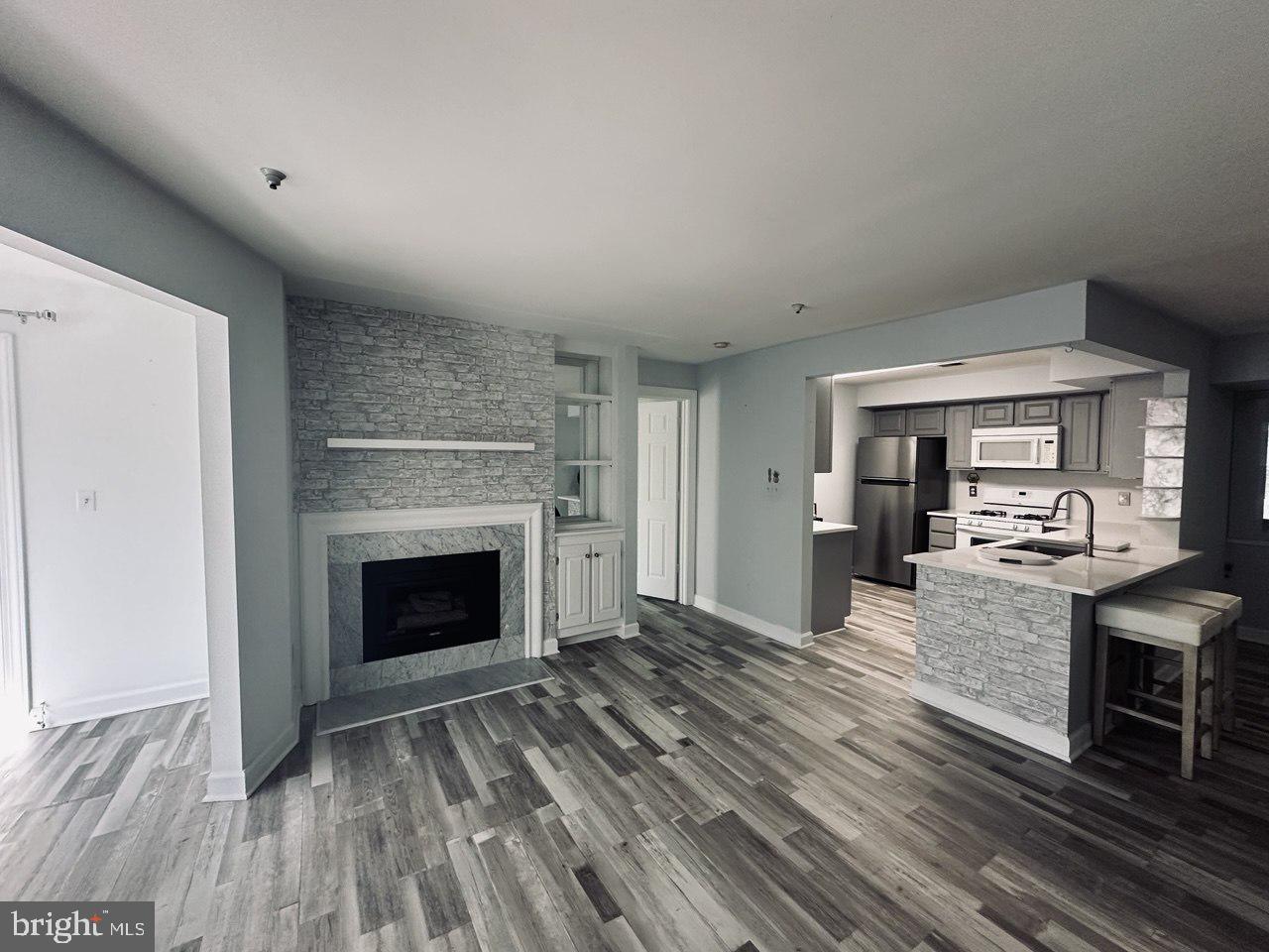 FAIRFIELD HOUSE - Residential Lease