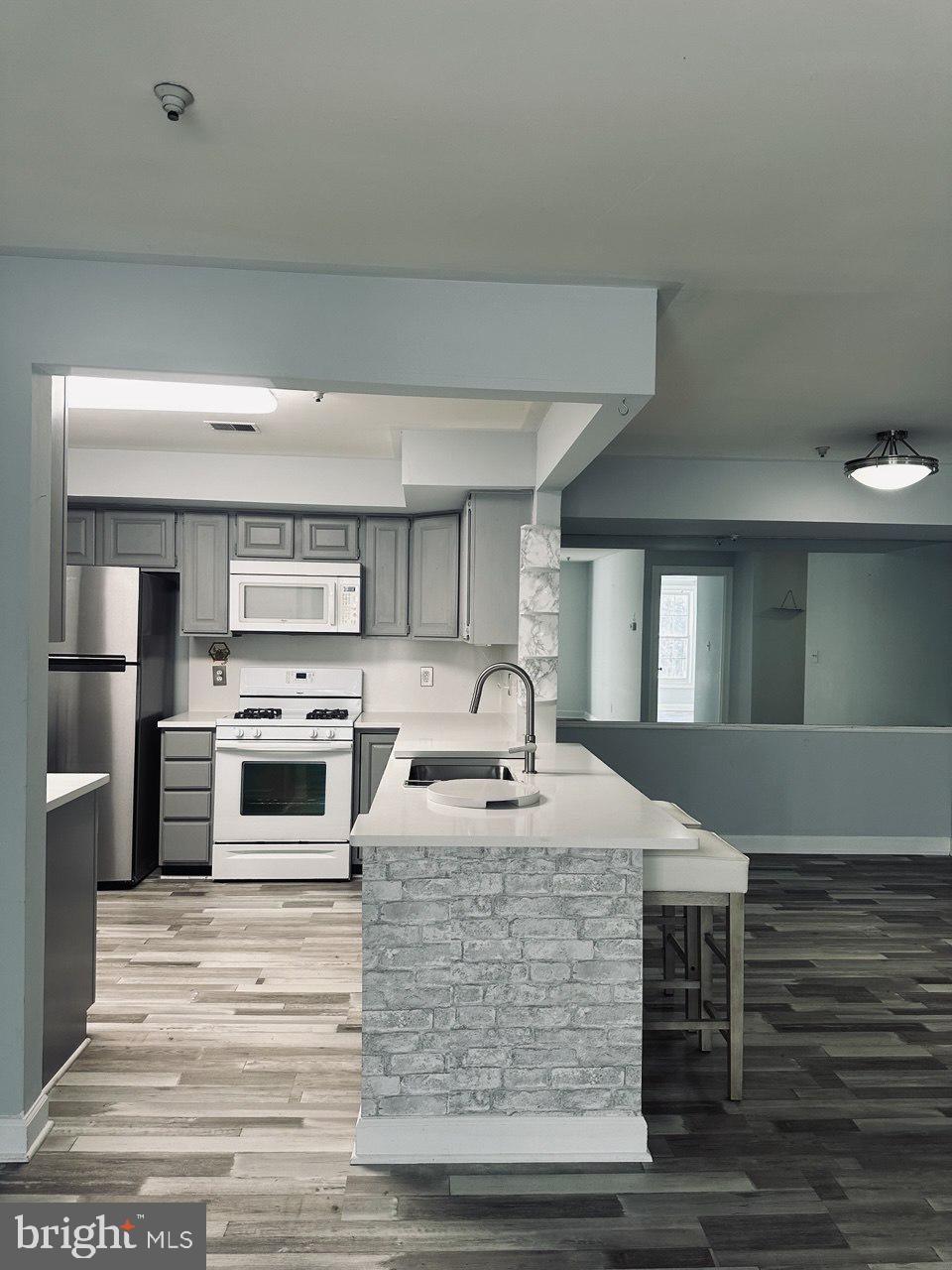 FAIRFIELD HOUSE - Residential Lease