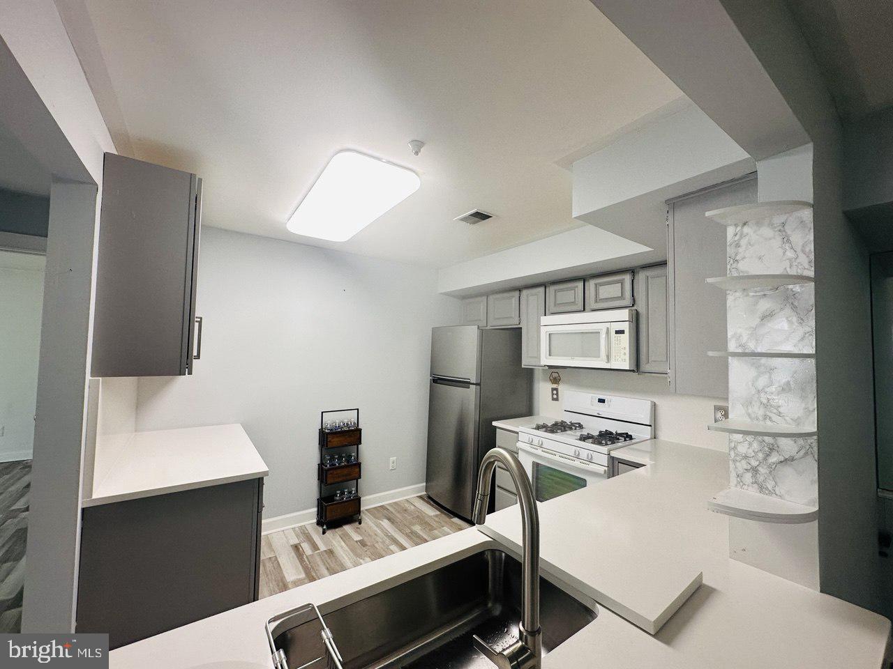 FAIRFIELD HOUSE - Residential Lease