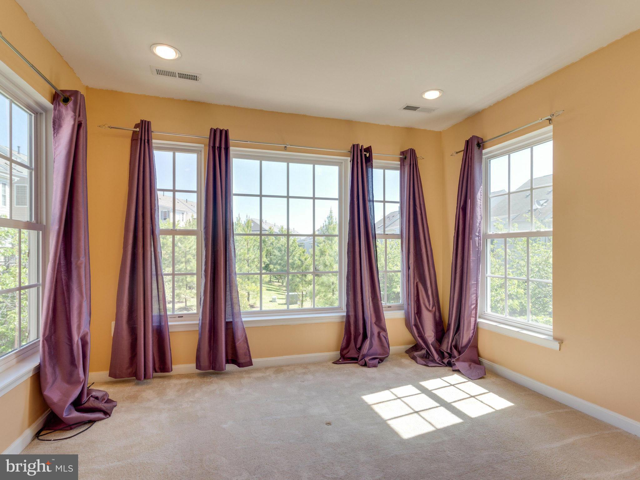 RIVER OAKS - Residential Lease