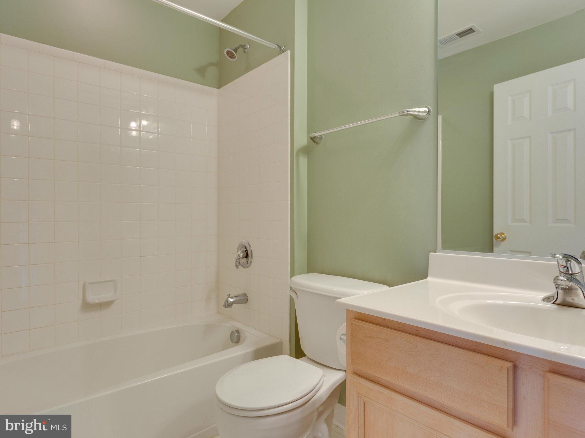 RIVER OAKS - Residential Lease