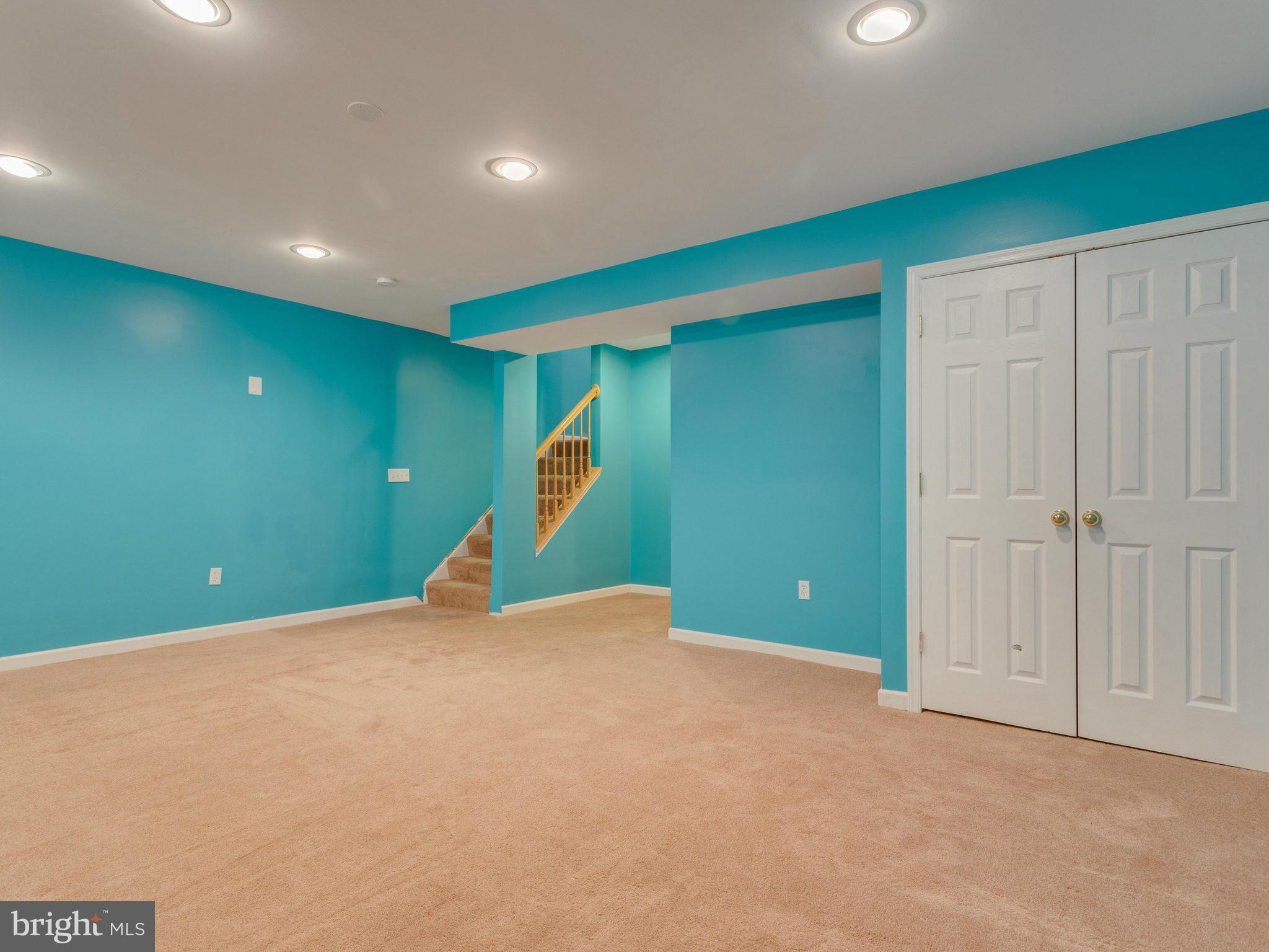 RIVER OAKS - Residential Lease