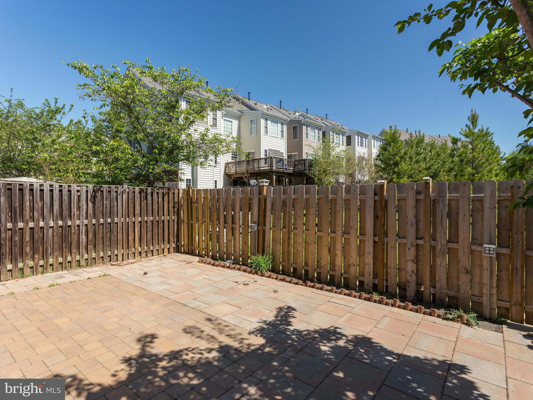 RIVER OAKS - Residential Lease