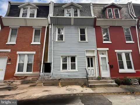 Townhouse For Sale - 70 E Springer Street<br/> PHILADELPHIA, PA 19119