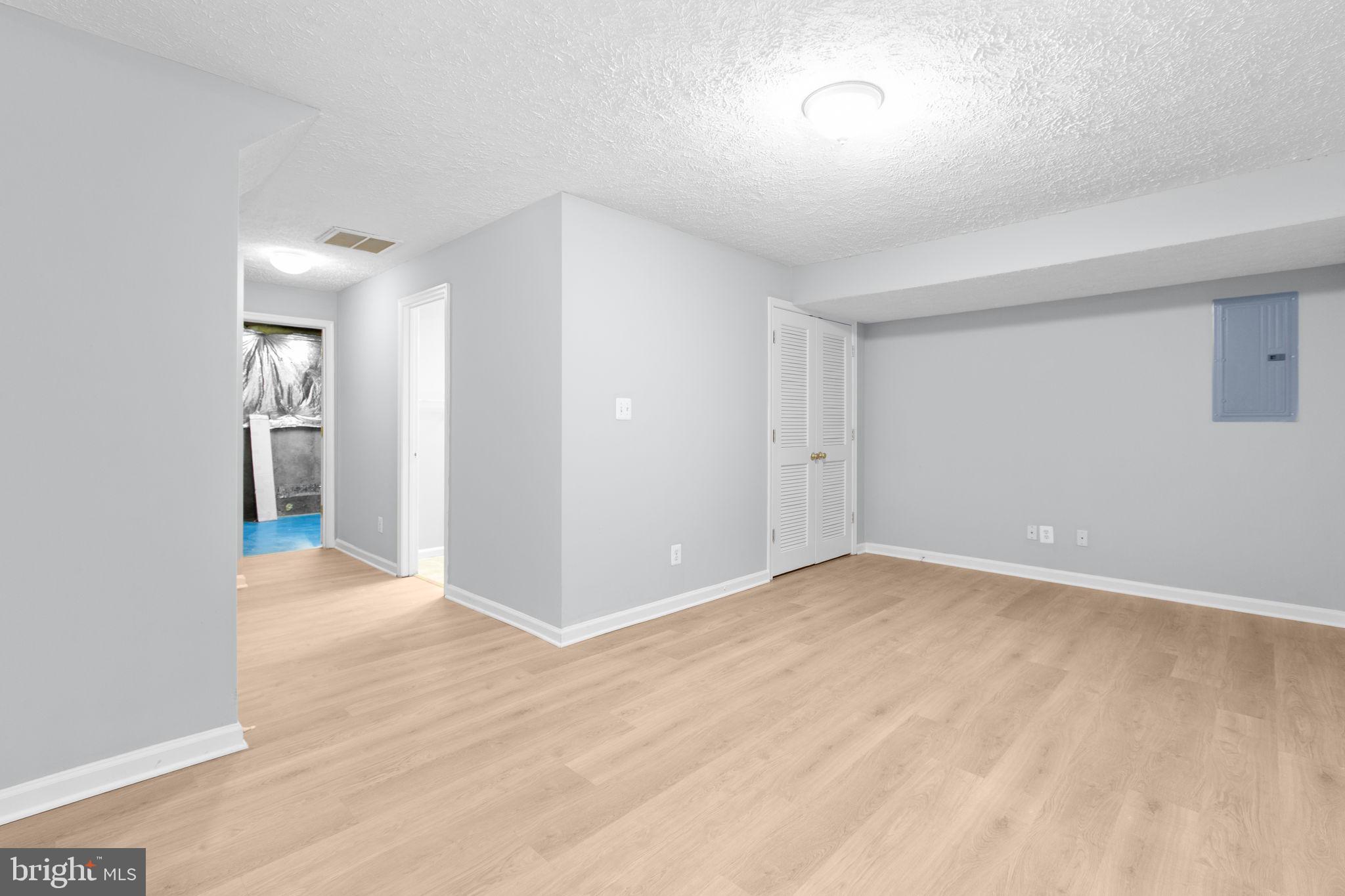 LAFAYETTE VILLAGE - Residential