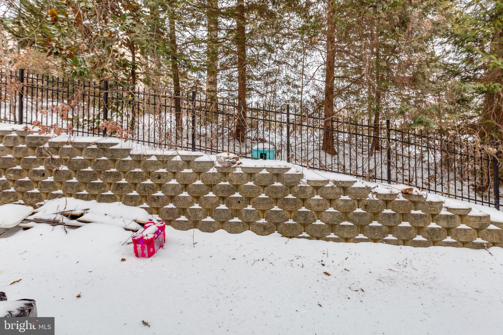 LAFAYETTE VILLAGE - Residential