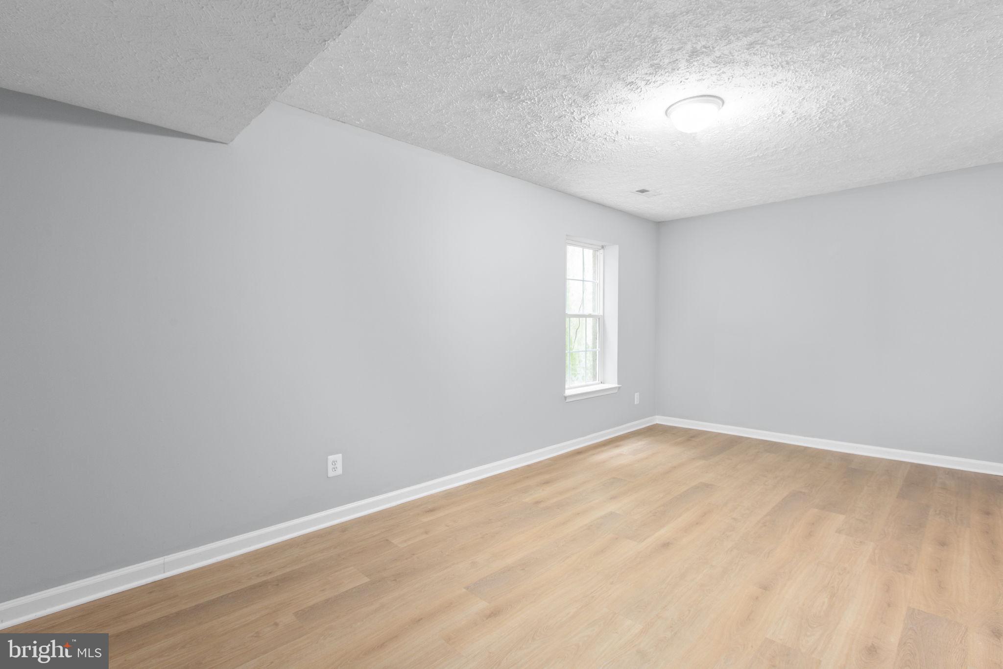 LAFAYETTE VILLAGE - Residential