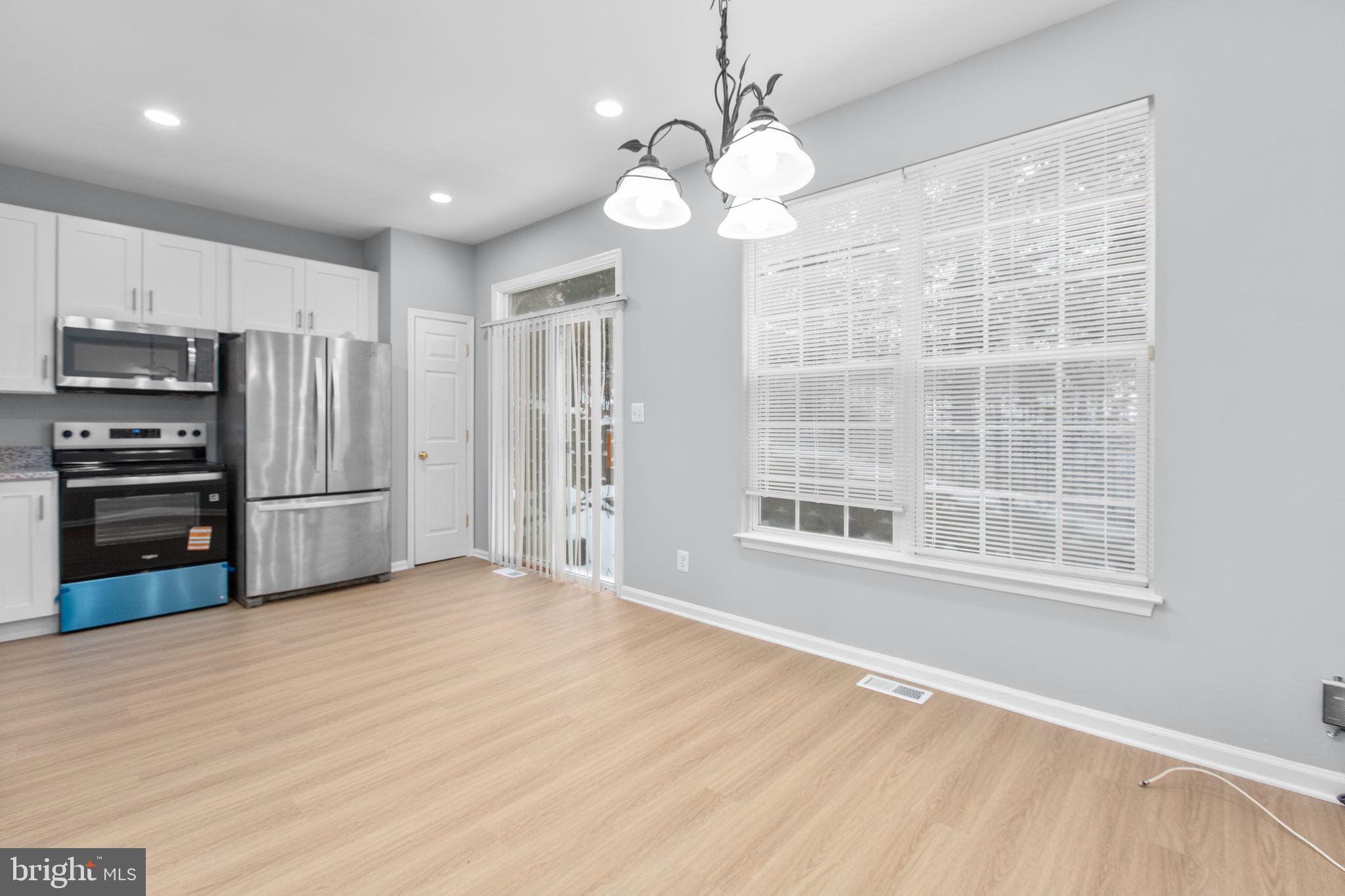 LAFAYETTE VILLAGE - Residential