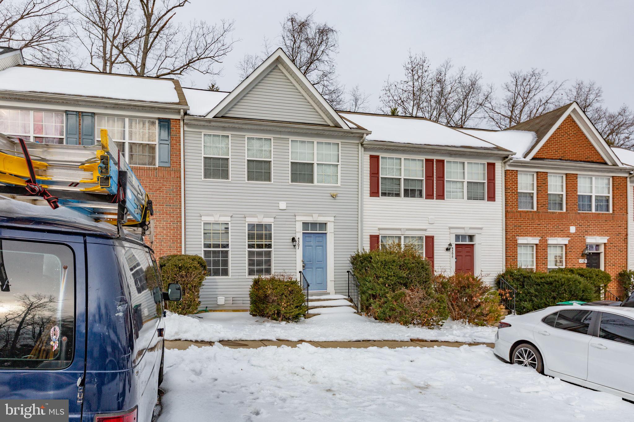 LAFAYETTE VILLAGE - Residential