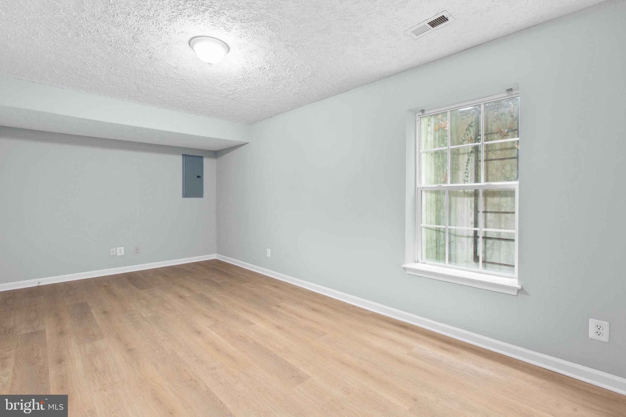 LAFAYETTE VILLAGE - Residential